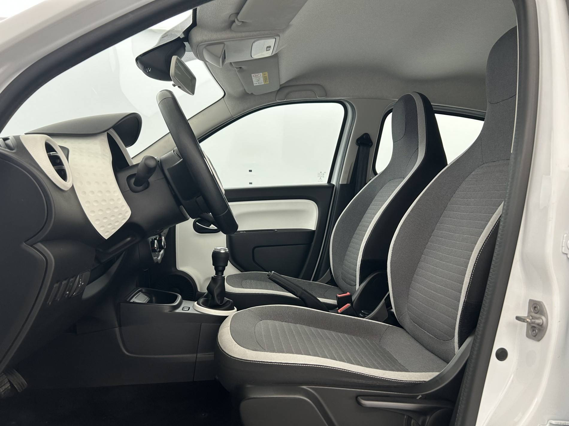 Vente en ligne Renault Twingo 3  SCe 65 - 21 au prix de 10 990 €