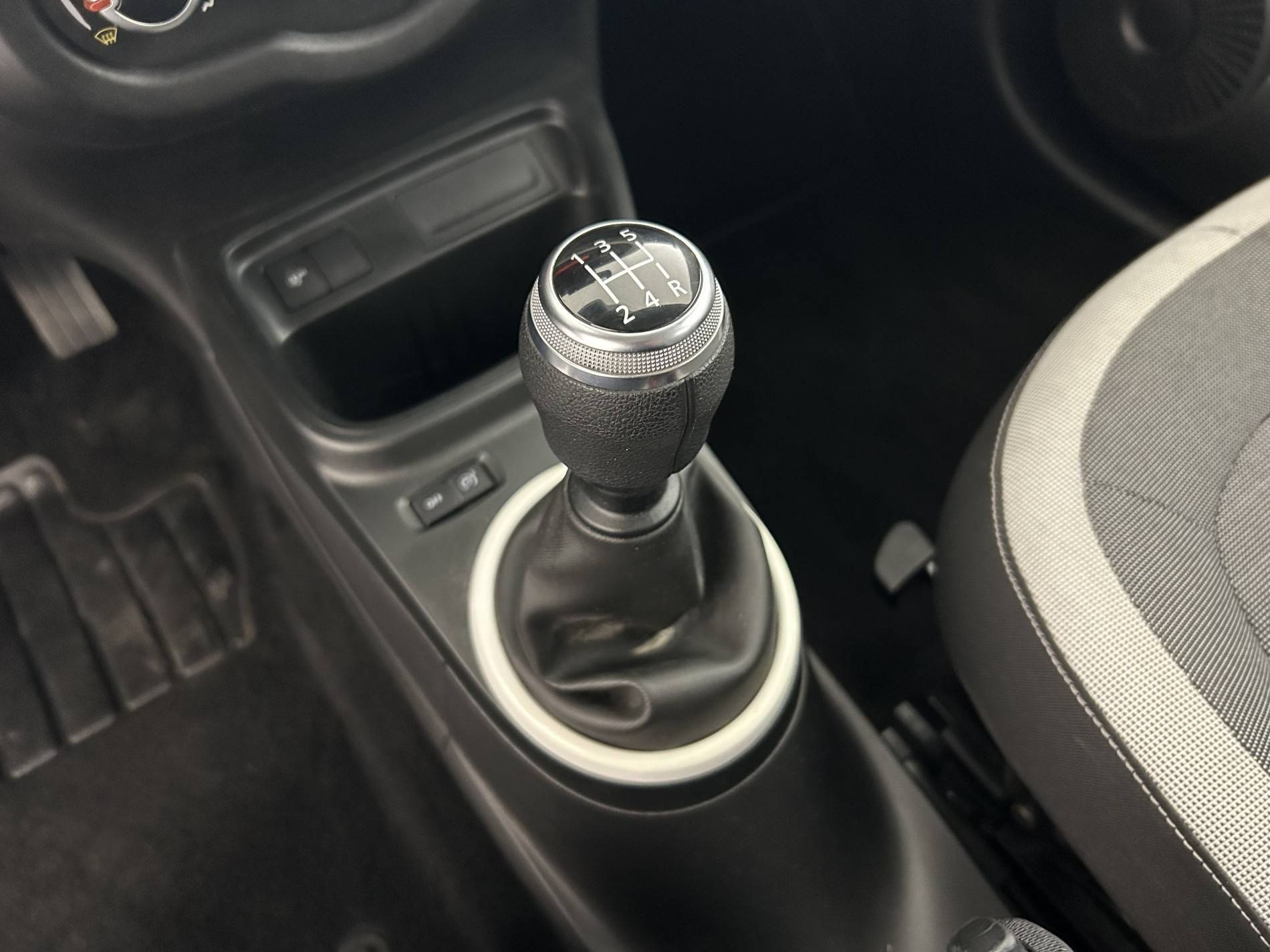 Vente en ligne Renault Twingo 3  SCe 65 - 21 au prix de 10 990 €