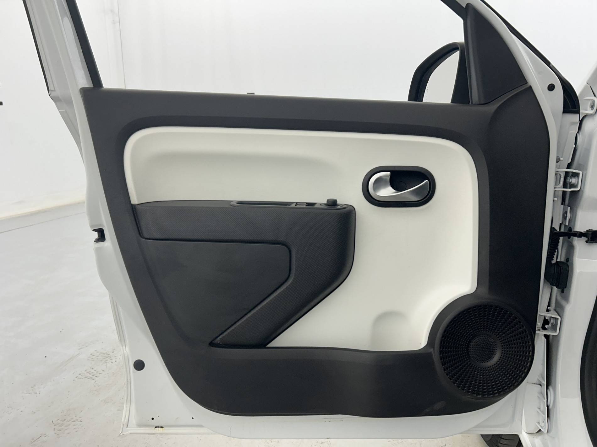 Vente en ligne Renault Twingo 3  SCe 65 - 21 au prix de 10 990 €