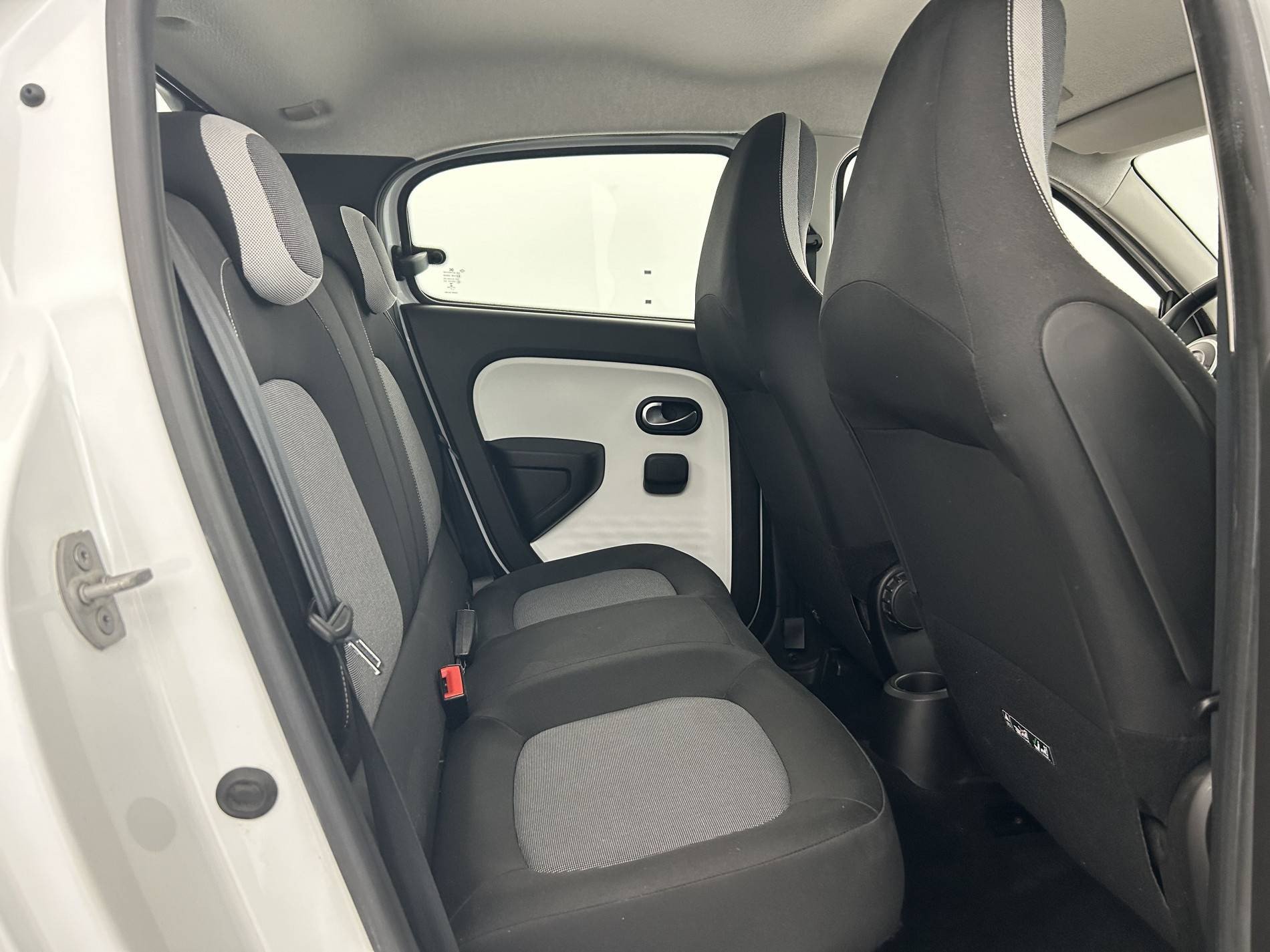 Vente en ligne Renault Twingo 3  SCe 65 - 21 au prix de 10 990 €