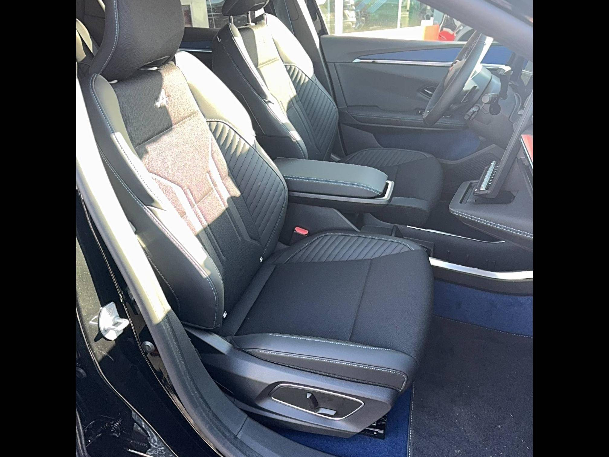 Vente en ligne Renault Scenic E-Tech  220 ch grande autonomie au prix de 47 900 €