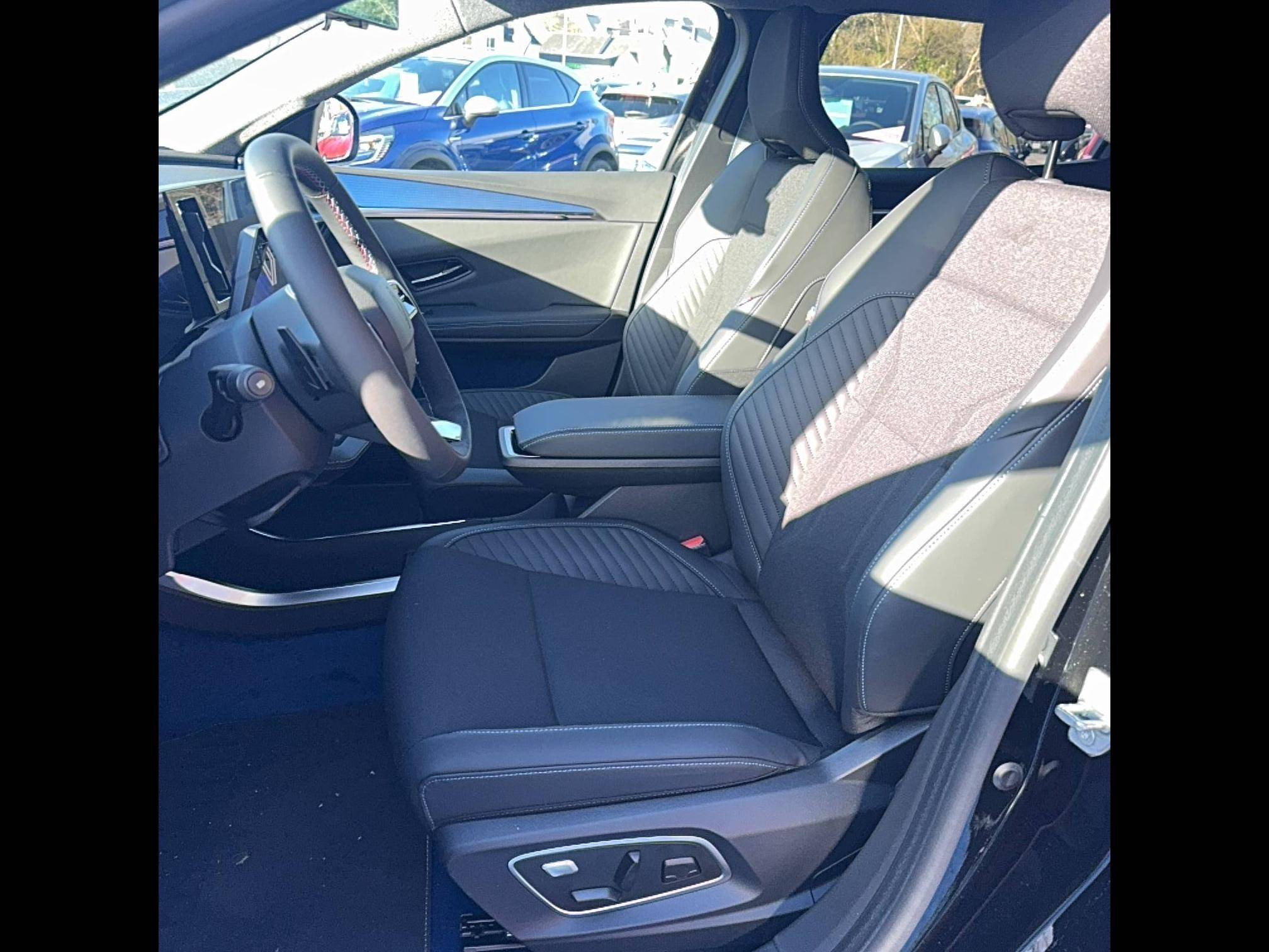 Vente en ligne Renault Scenic E-Tech  220 ch grande autonomie au prix de 47 900 €