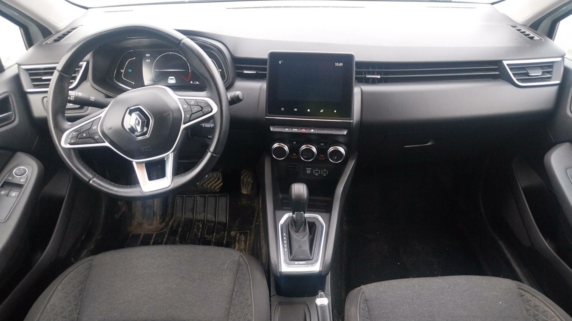 Vente en ligne Renault Clio 5 Clio E-Tech 140 - 21N au prix de 14 490 €