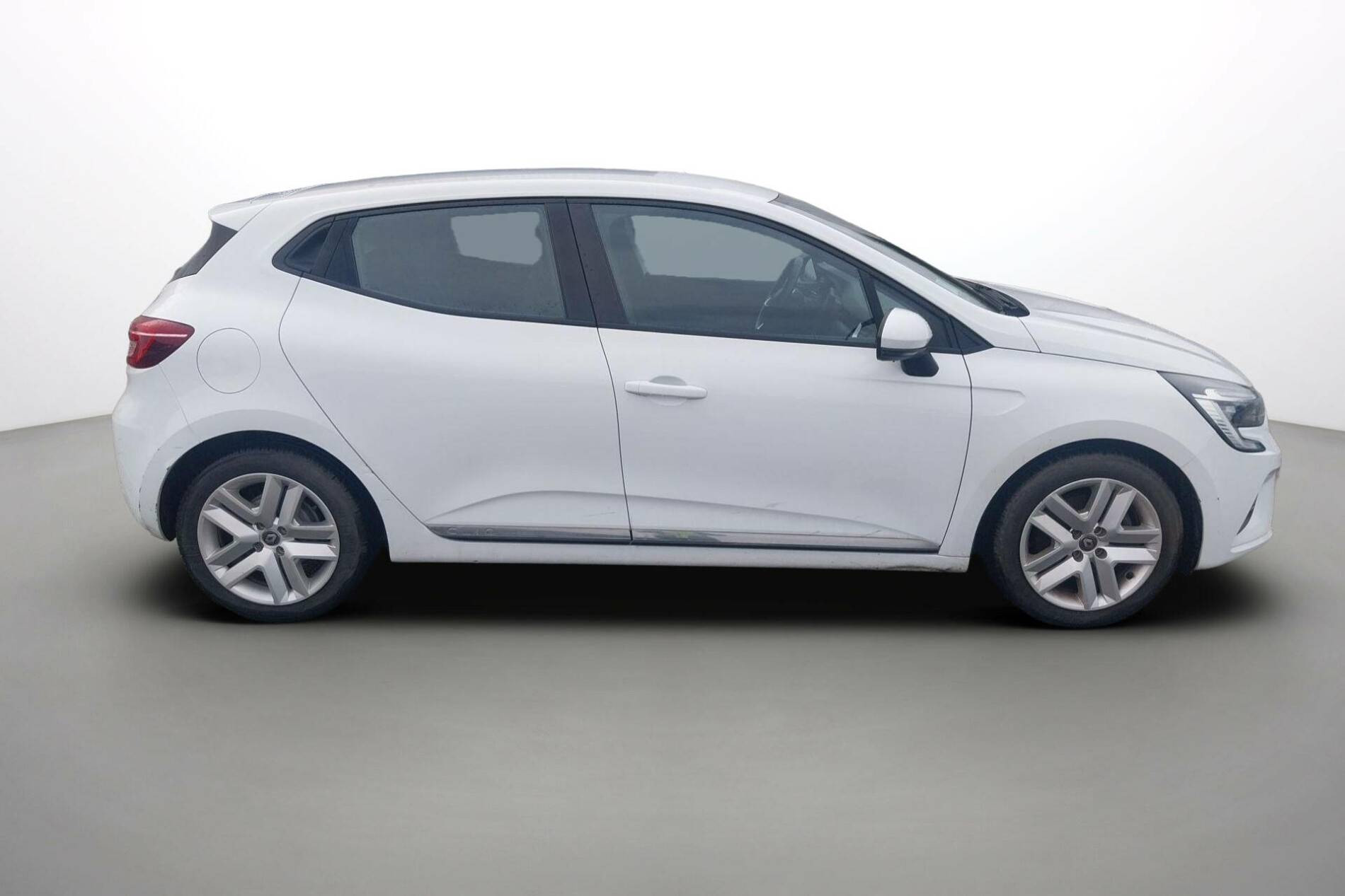 Vente en ligne Renault Clio 5 Clio E-Tech 140 - 21N au prix de 14 490 €