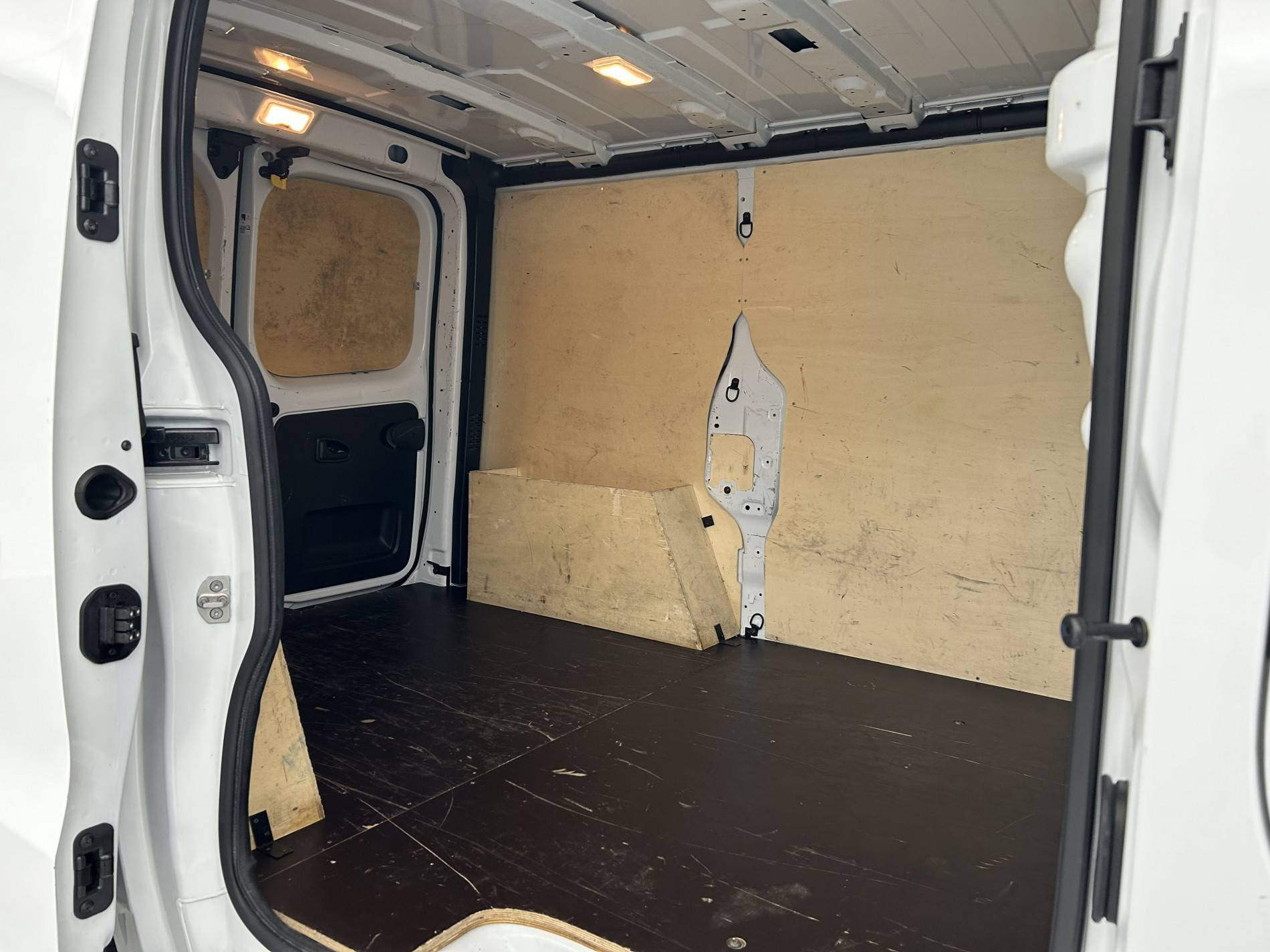 Vente en ligne Renault Trafic 3 Fourgon TRAFIC FGN L1H1 3000 KG BLUE DCI 130 au prix de 24 770 €