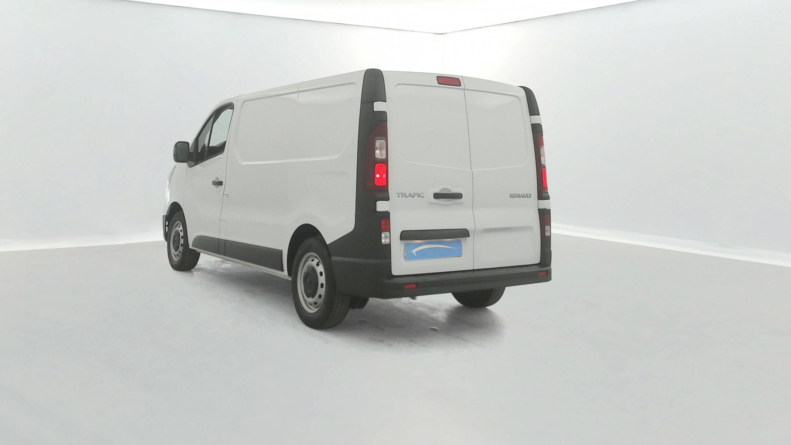 Vente en ligne Renault Trafic 3 Fourgon TRAFIC FGN L1H1 3000 KG BLUE DCI 130 au prix de 24 770 €