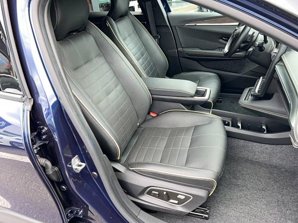 Vente en ligne Renault Megane E-Tech  EV60 220 ch super charge au prix de 29 990 €