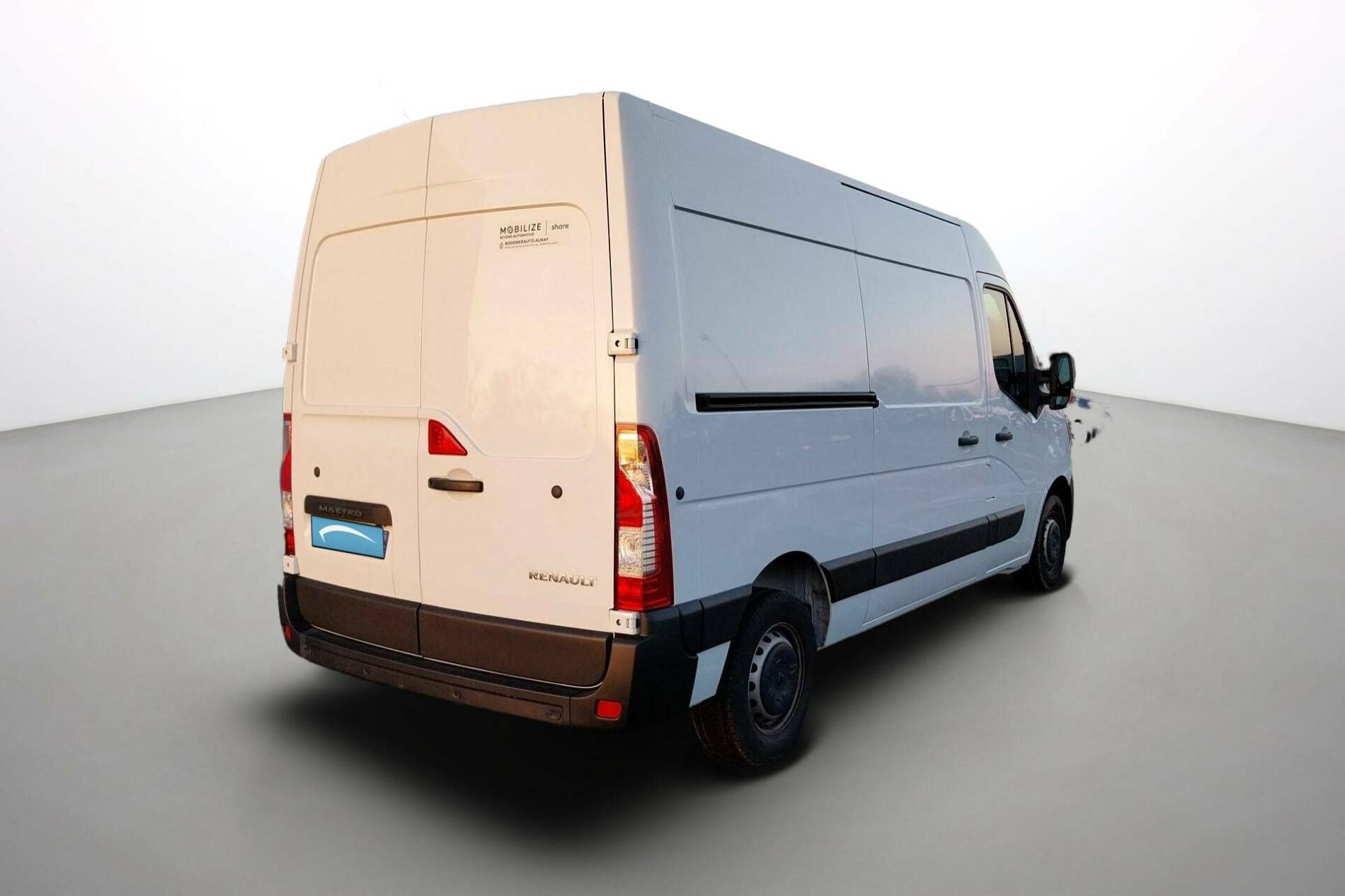 Vente en ligne Renault Master Fourgon MASTER FGN TRAC F3500 L2H2 BLUE DCI 150 au prix de 27 870 €