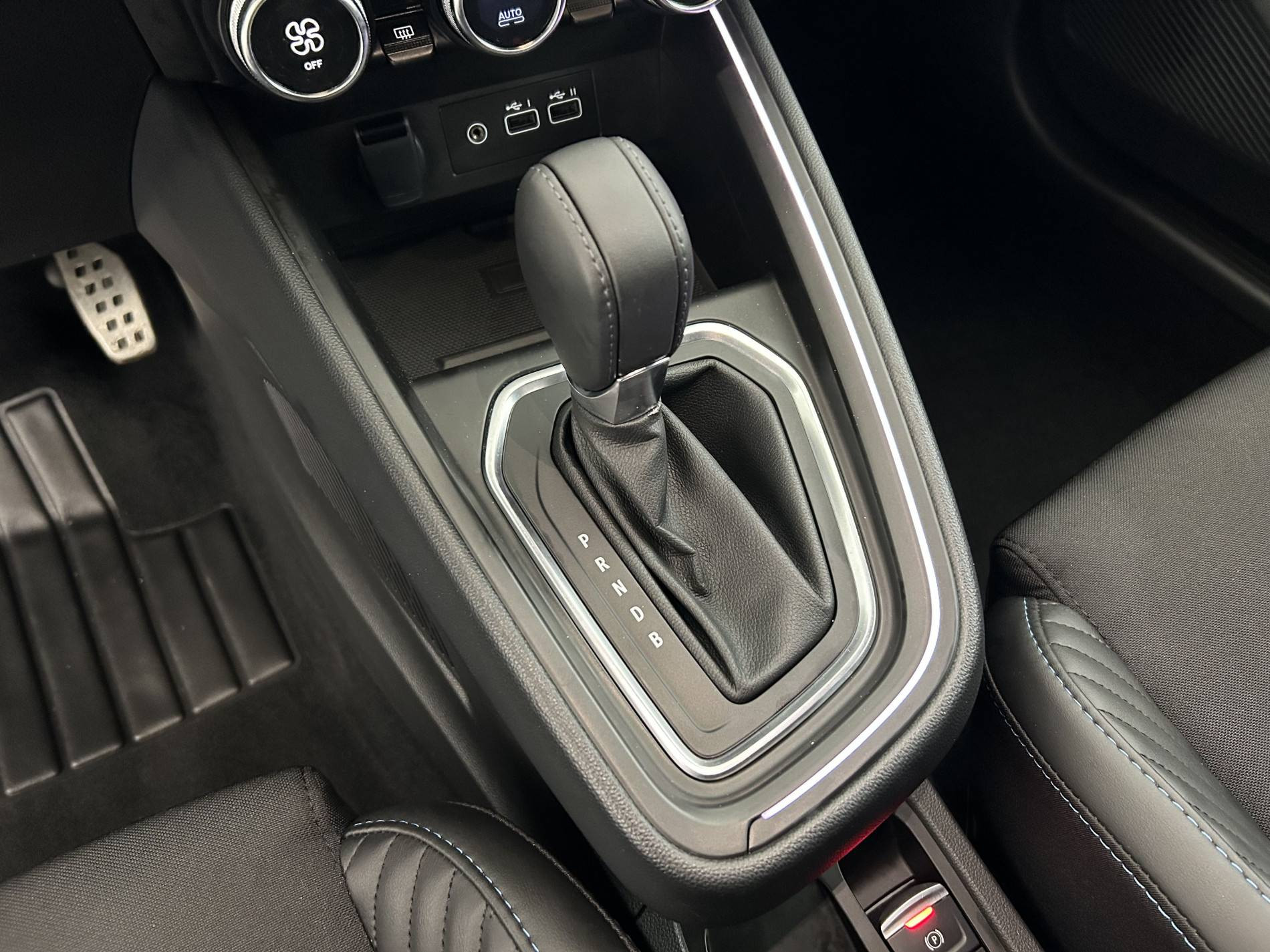 Vente en ligne Renault Clio 5 Clio E-Tech full hybrid 145 au prix de 22 370 €