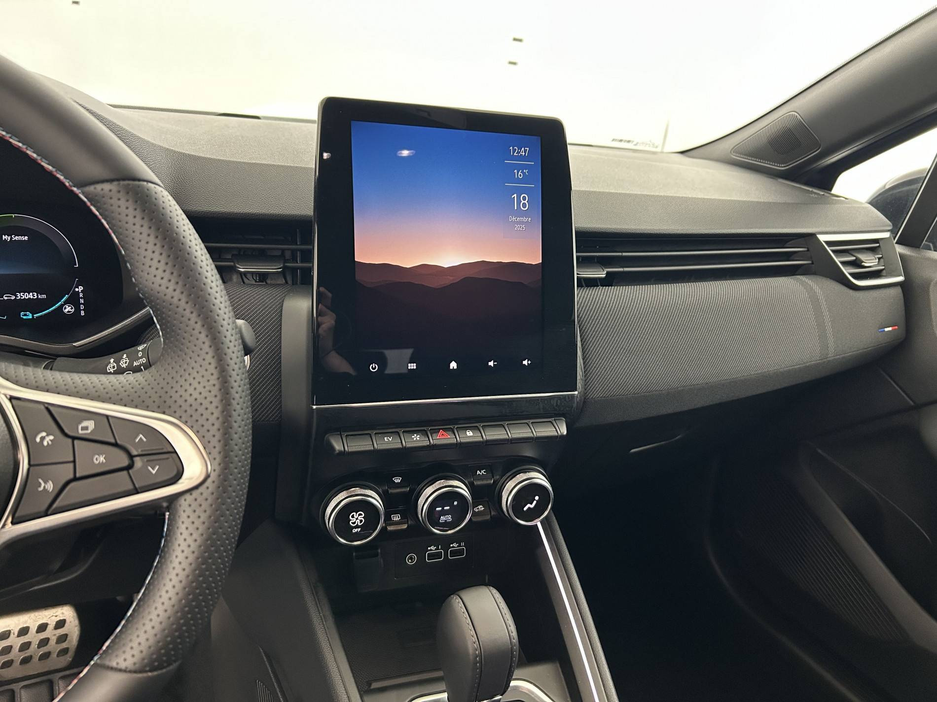 Vente en ligne Renault Clio 5 Clio E-Tech full hybrid 145 au prix de 22 370 €