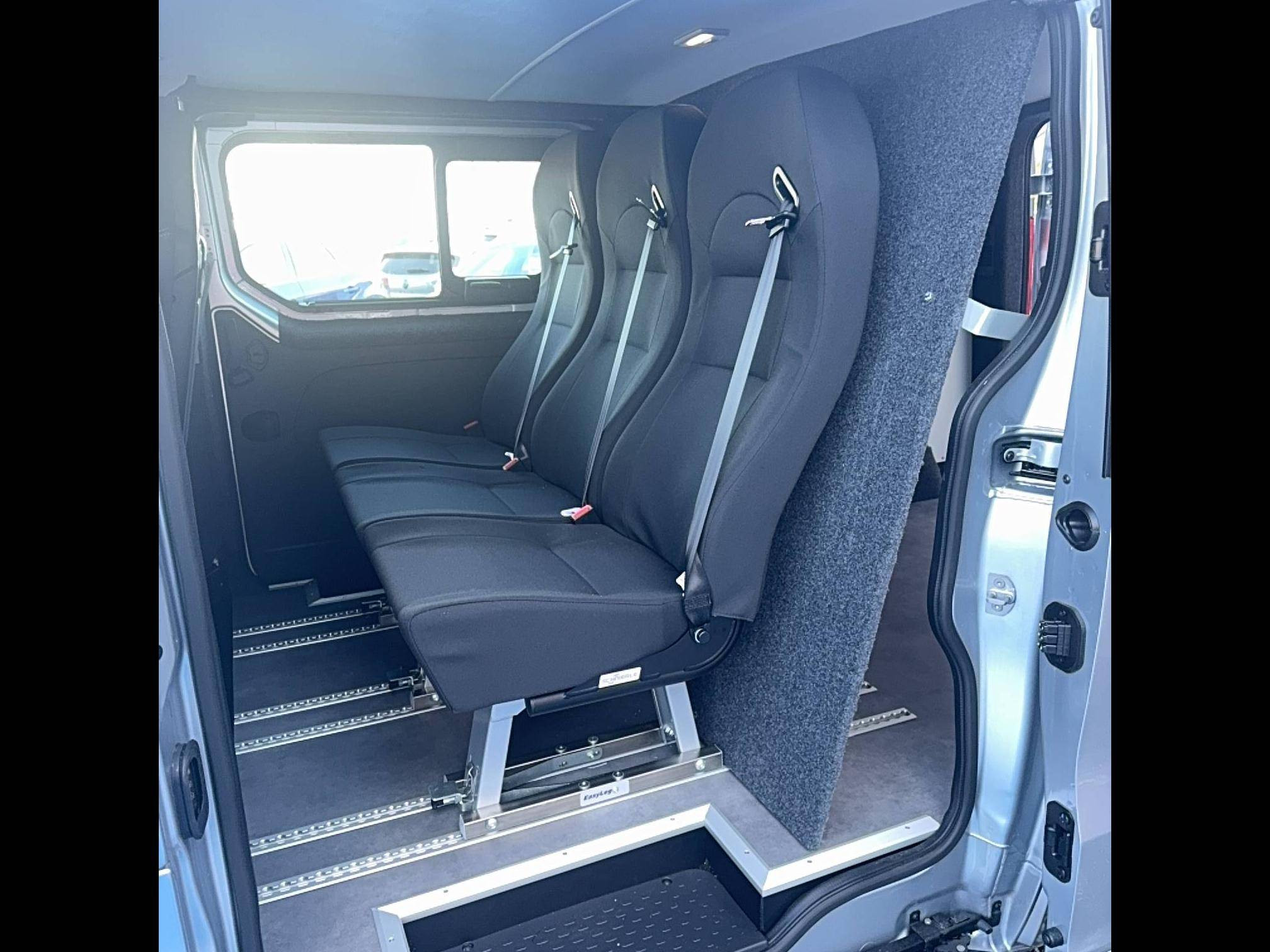 Vente en ligne Renault Trafic Cabine Approfondie TRAFIC CA BLUE DCI 150 L2H1 3T au prix de 45 000 €