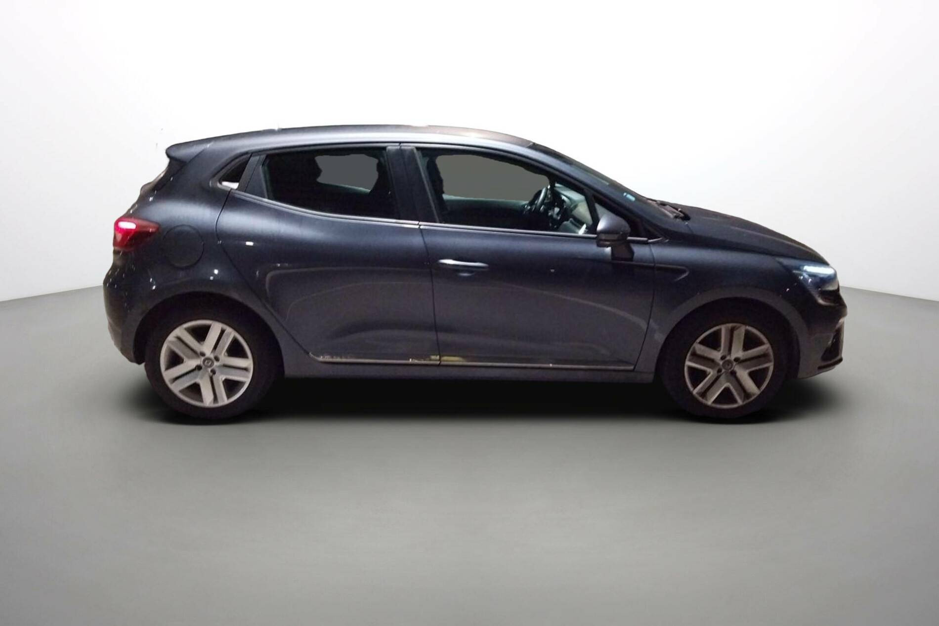 Vente en ligne Renault Clio 5 Clio TCe 90 - 21N au prix de 13 390 €