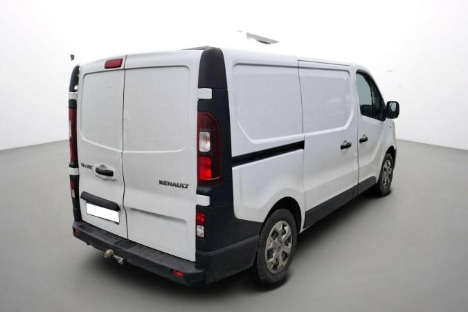 Vente en ligne Renault Trafic 3 Fourgon TRAFIC FGN L1H1 1000 KG DCI 120 au prix de 16 390 €