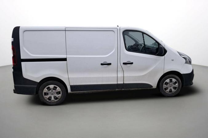 Vente en ligne Renault Trafic 3 Fourgon TRAFIC FGN L1H1 1000 KG DCI 120 au prix de 16 390 €