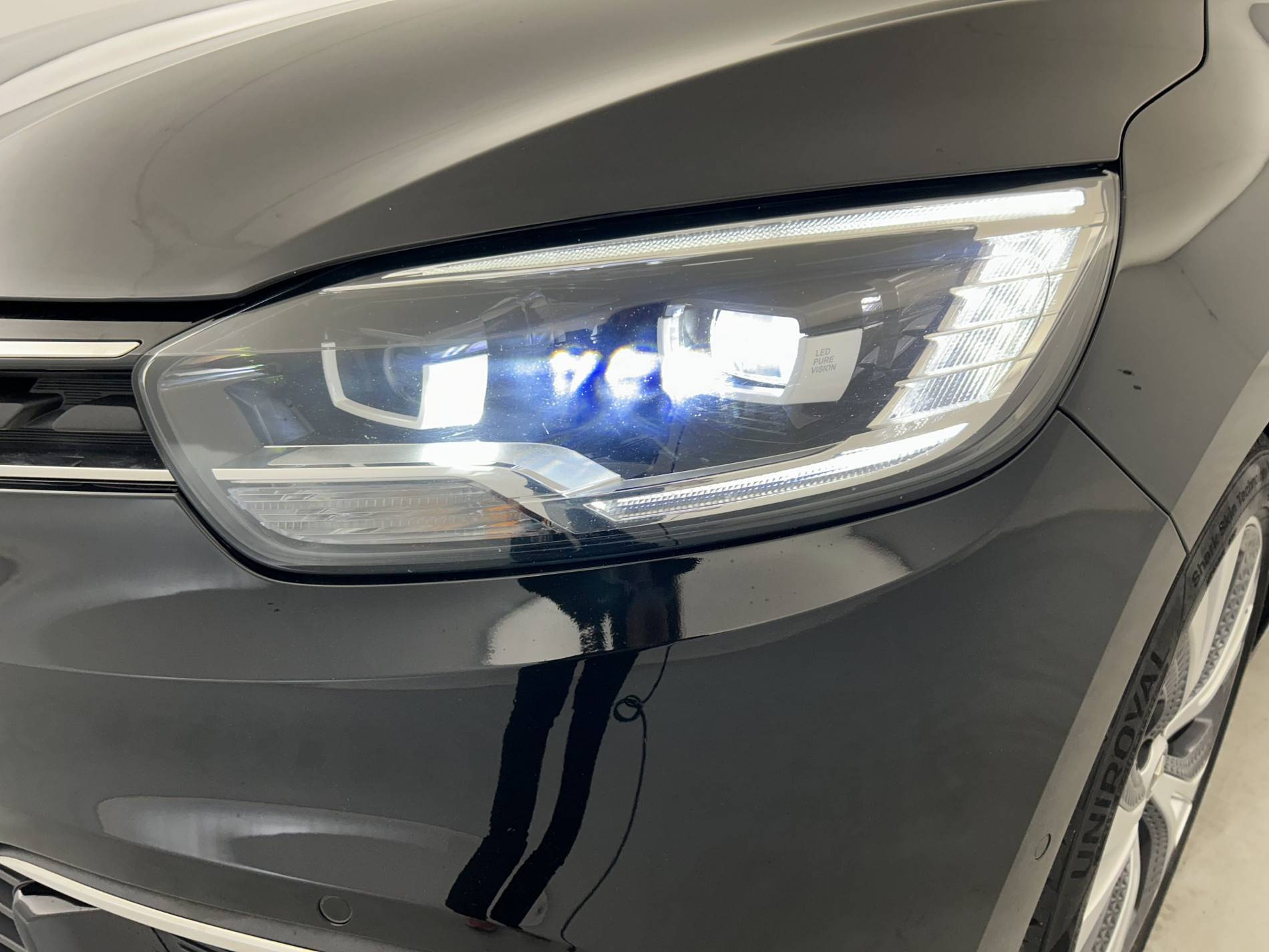 Vente en ligne Renault Grand Scenic 4 Grand Scenic dCi 130 Energy au prix de 14 370 €