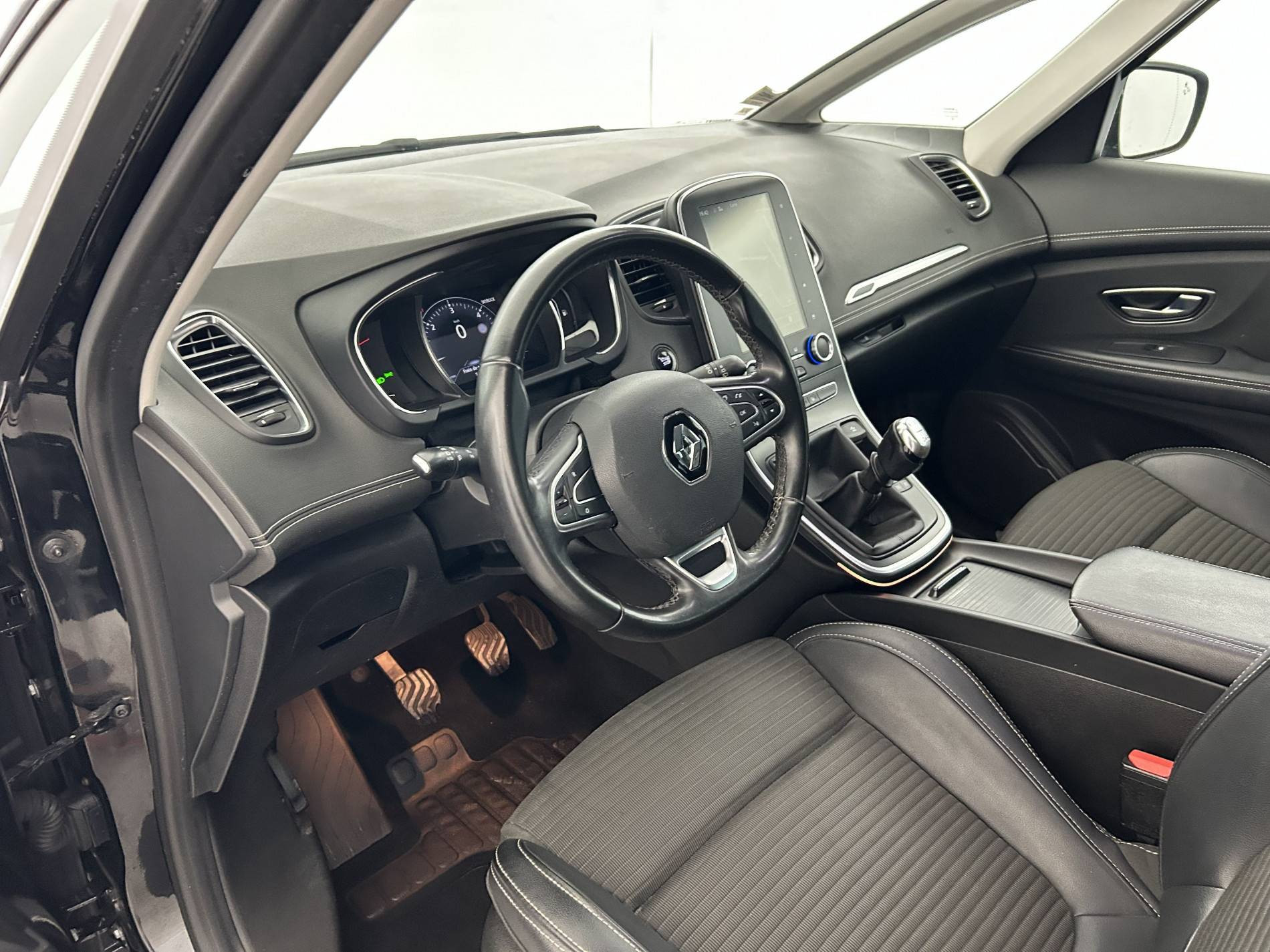 Vente en ligne Renault Grand Scenic 4 Grand Scenic dCi 130 Energy au prix de 14 370 €