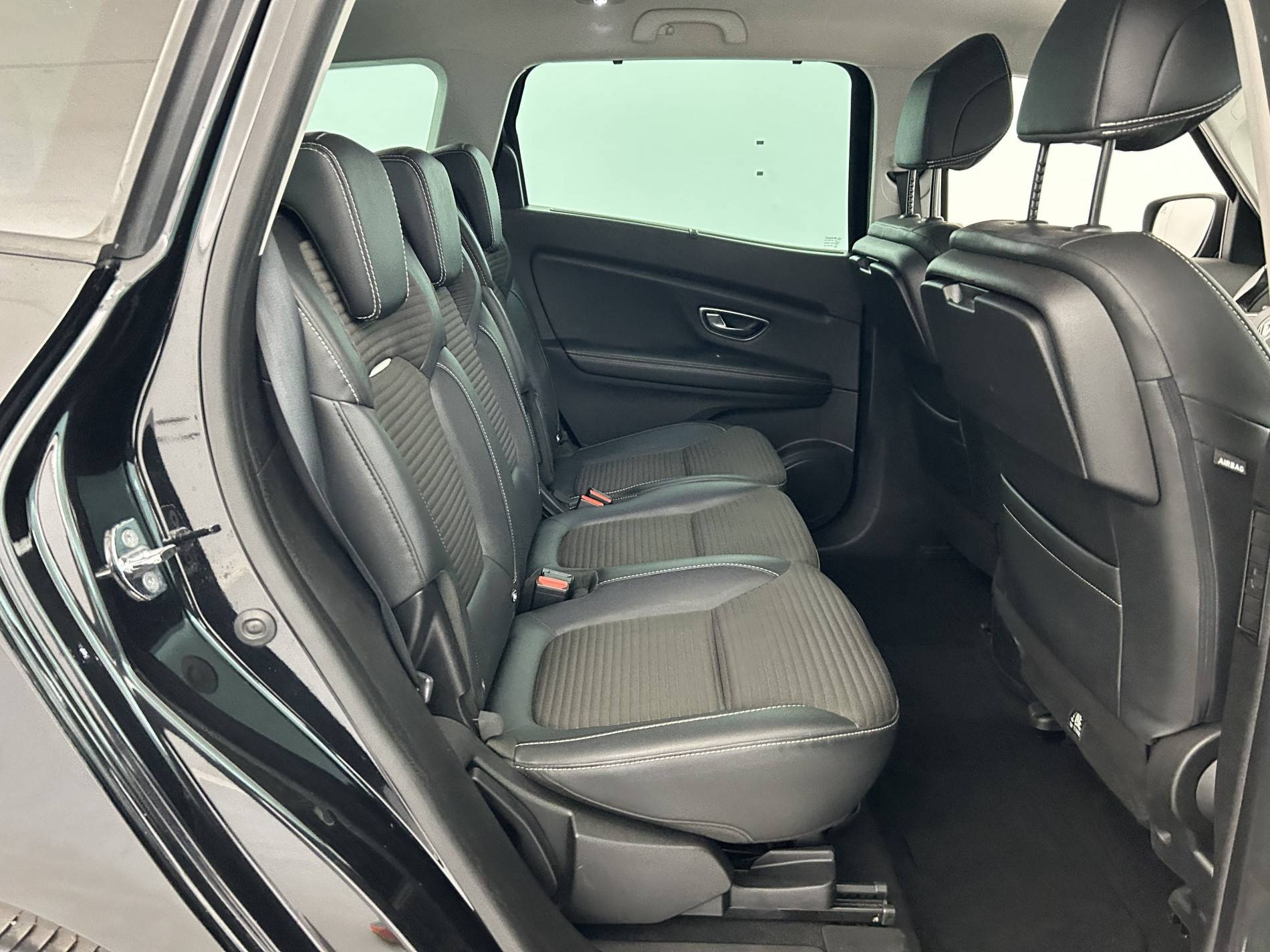 Vente en ligne Renault Grand Scenic 4 Grand Scenic dCi 130 Energy au prix de 14 370 €