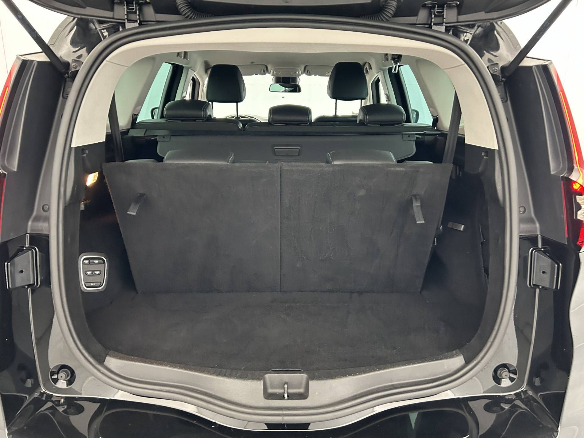 Vente en ligne Renault Grand Scenic 4 Grand Scenic dCi 130 Energy au prix de 14 370 €