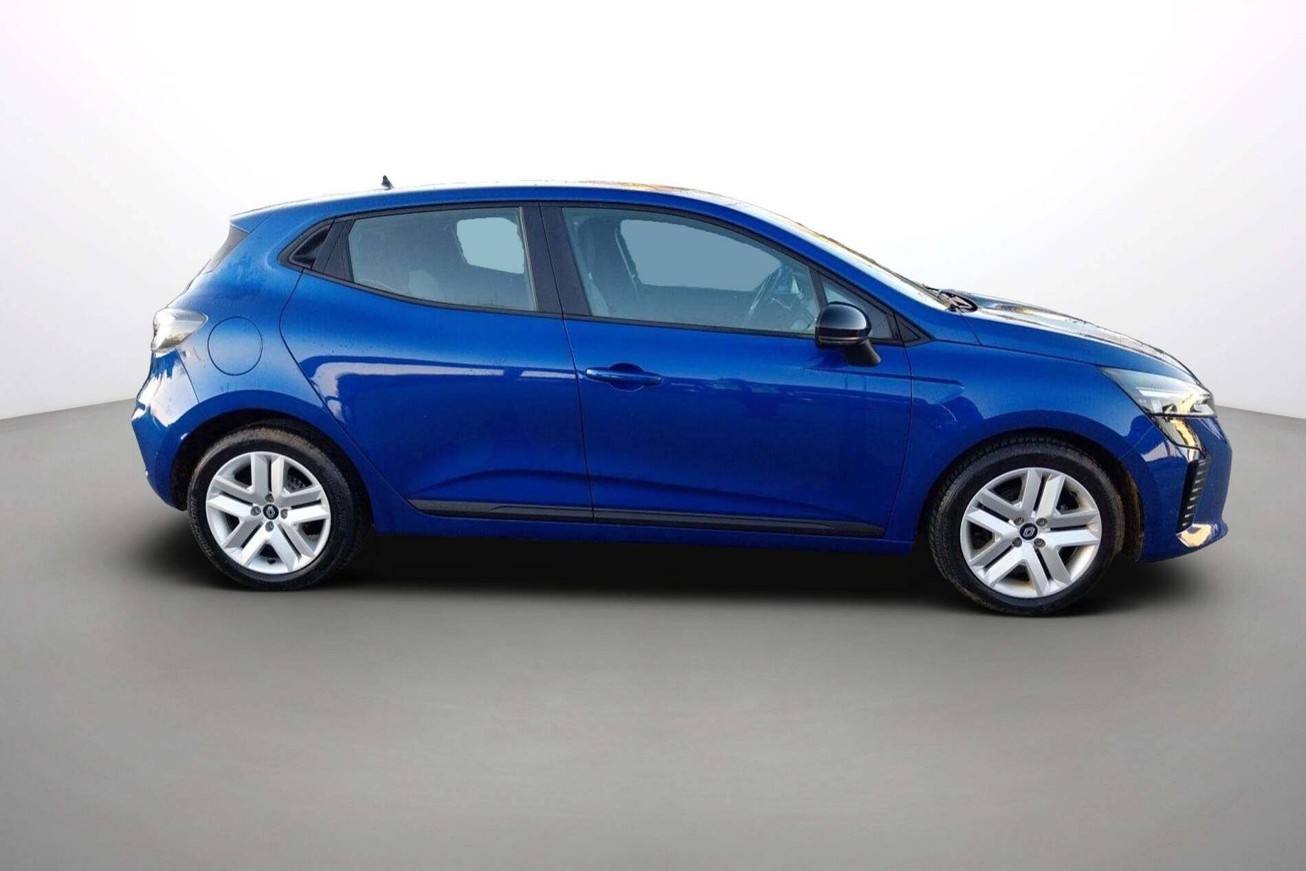 Vente en ligne Renault Clio 5 Clio TCe 90 au prix de 15 990 €