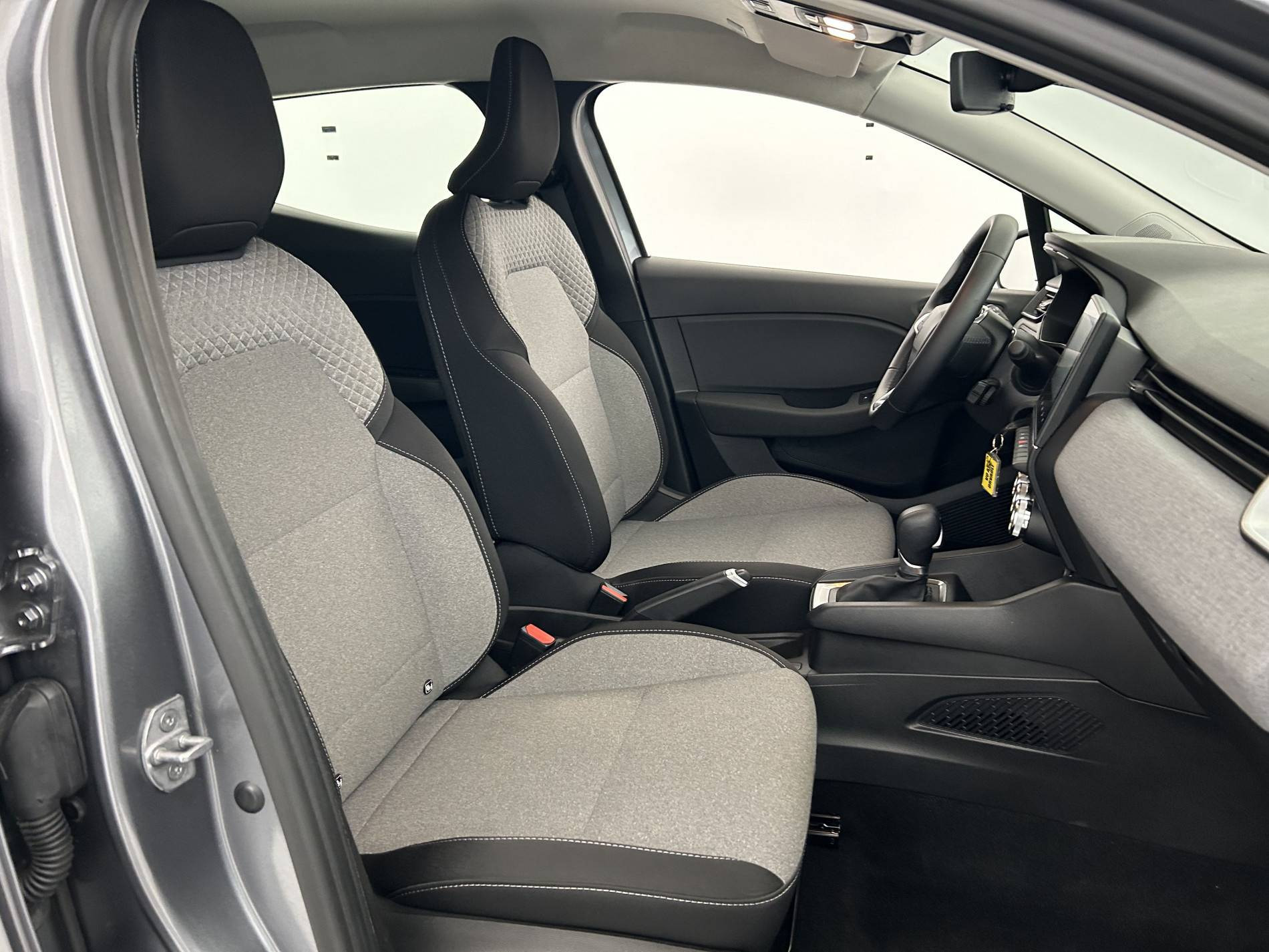 Vente en ligne Renault Clio 5 Clio E-Tech full hybrid 145 ch GSR2 au prix de 20 590 €