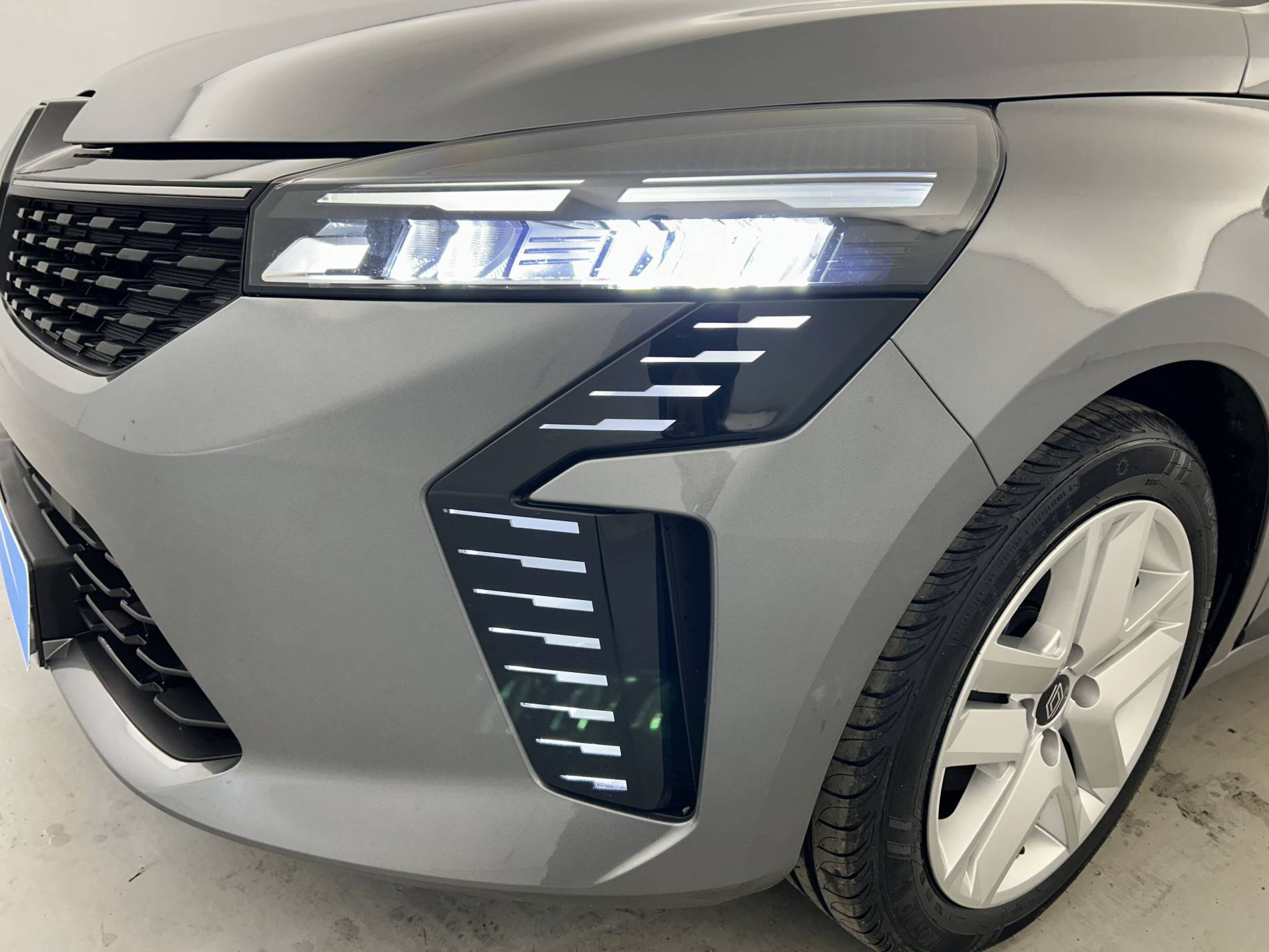 Vente en ligne Renault Clio 5 Clio E-Tech full hybrid 145 ch GSR2 au prix de 20 590 €