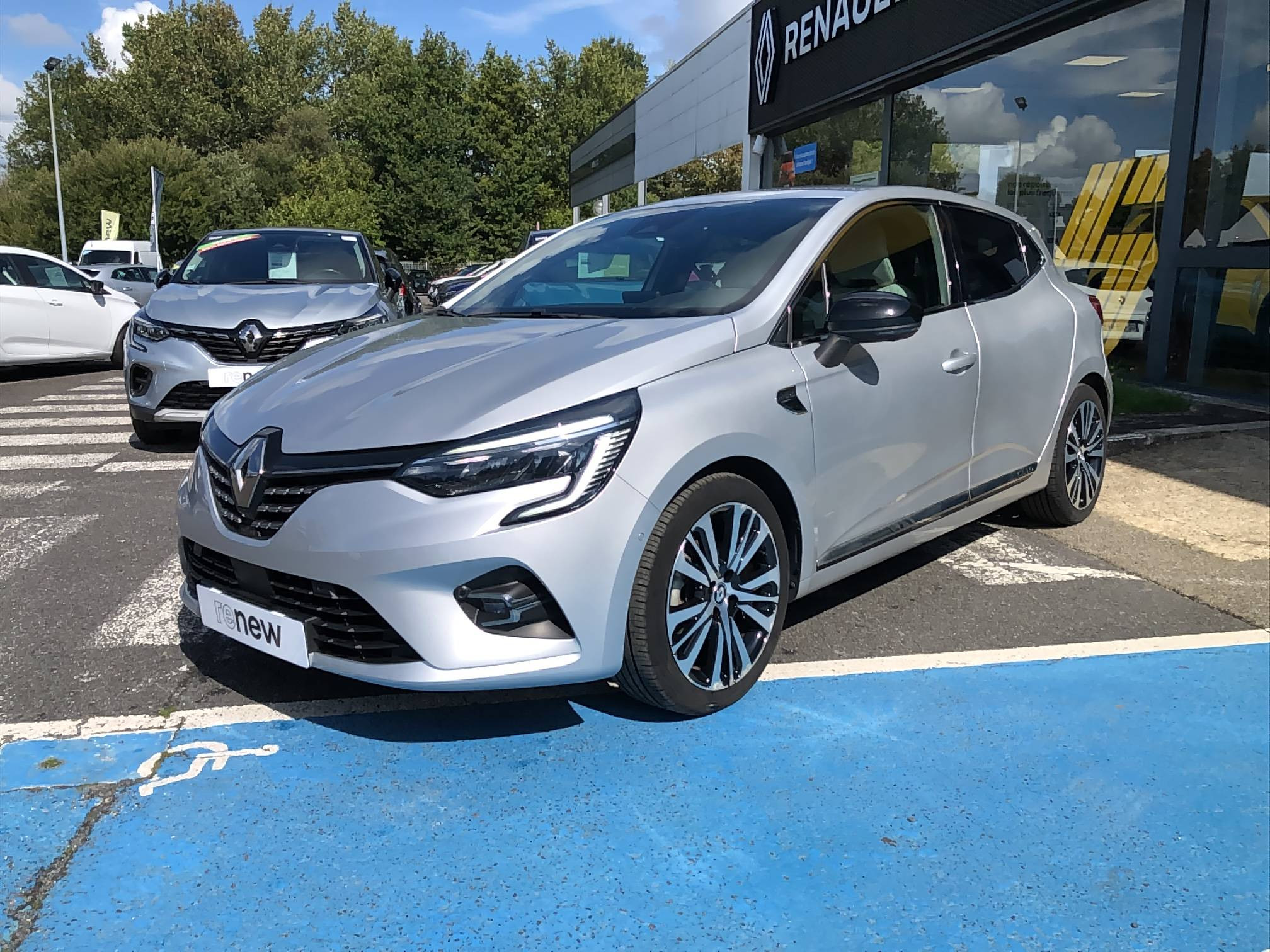 Renault Clio 5 Clio E-Tech 140 - 21N occasion de 2022 en vente à Auray