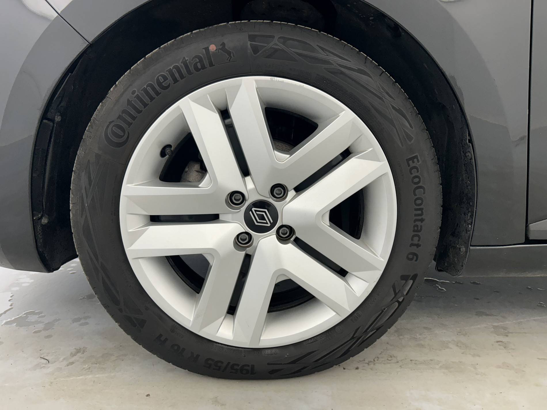 Vente en ligne Renault Clio 5 Clio TCe 90 au prix de 15 490 €