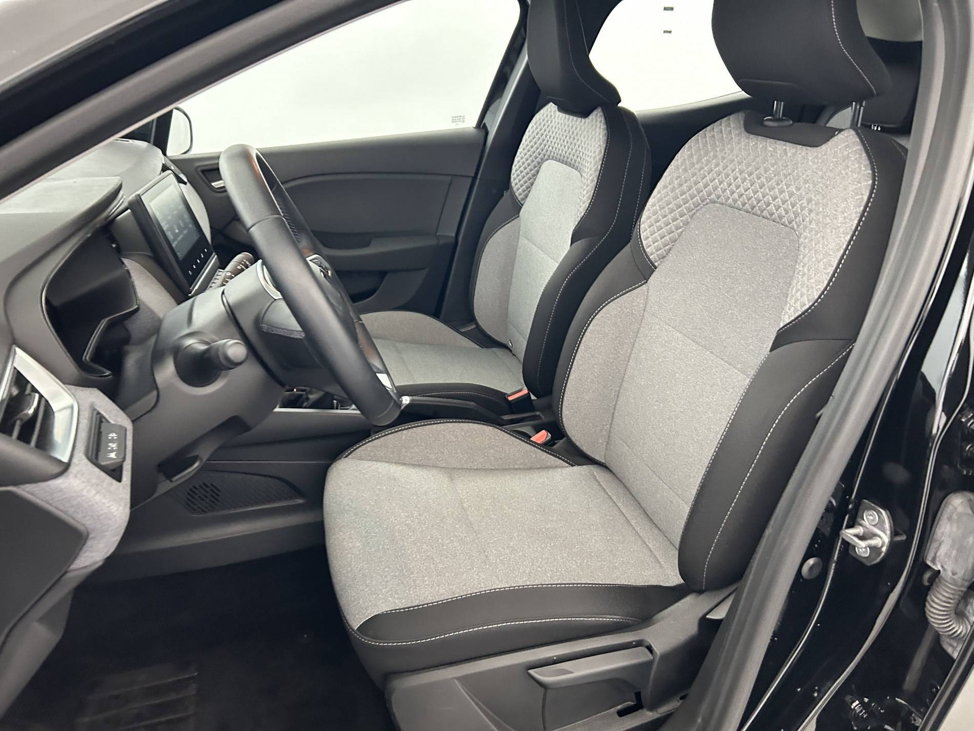 Vente en ligne Renault Clio 5 Clio TCe 90 au prix de 15 990 €