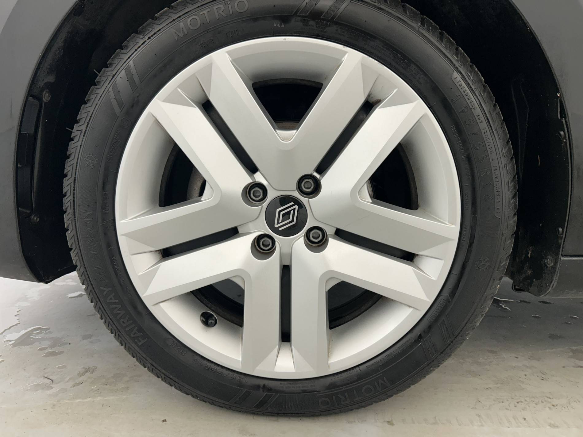 Vente en ligne Renault Clio 5 Clio TCe 90 au prix de 15 990 €