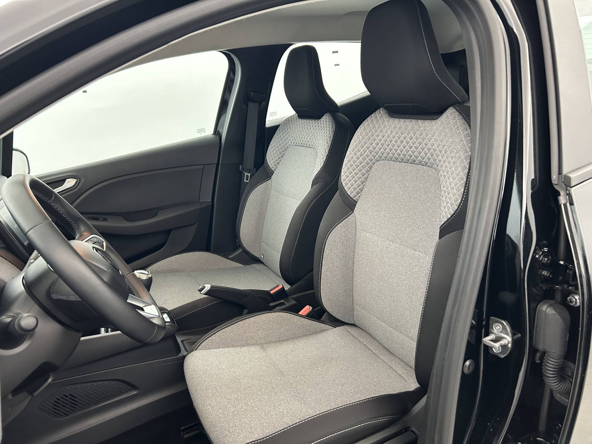 Vente en ligne Renault Clio 5 Clio TCe 90 au prix de 15 490 €