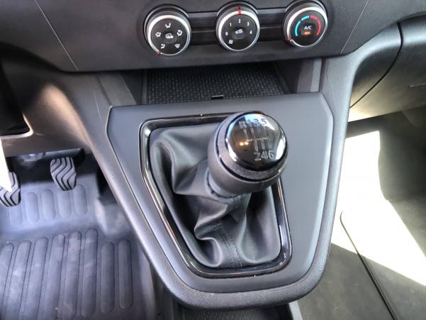 Vente en ligne Renault Kangoo Van  BLUE DCI 95 au prix de 19 390 €