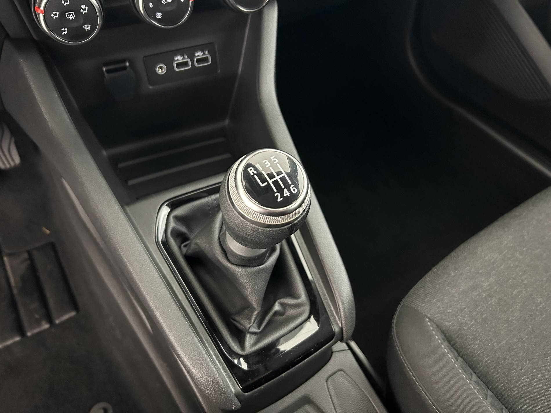 Vente en ligne Renault Clio 5 Clio TCe 90 au prix de 14 490 €