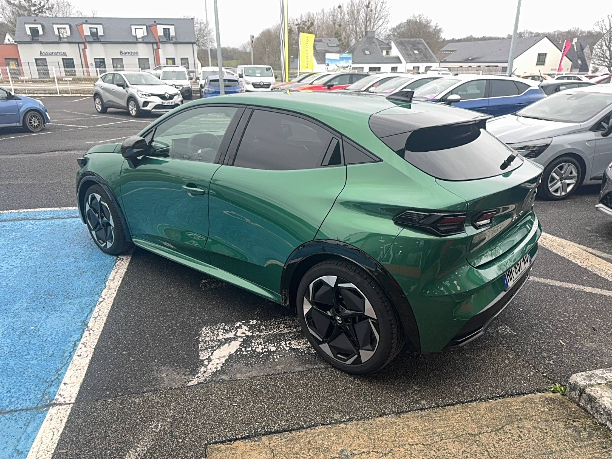 Vente en ligne Renault Clio 6 Clio E-Tech full hybrid 160 ch au prix de 28 200 €