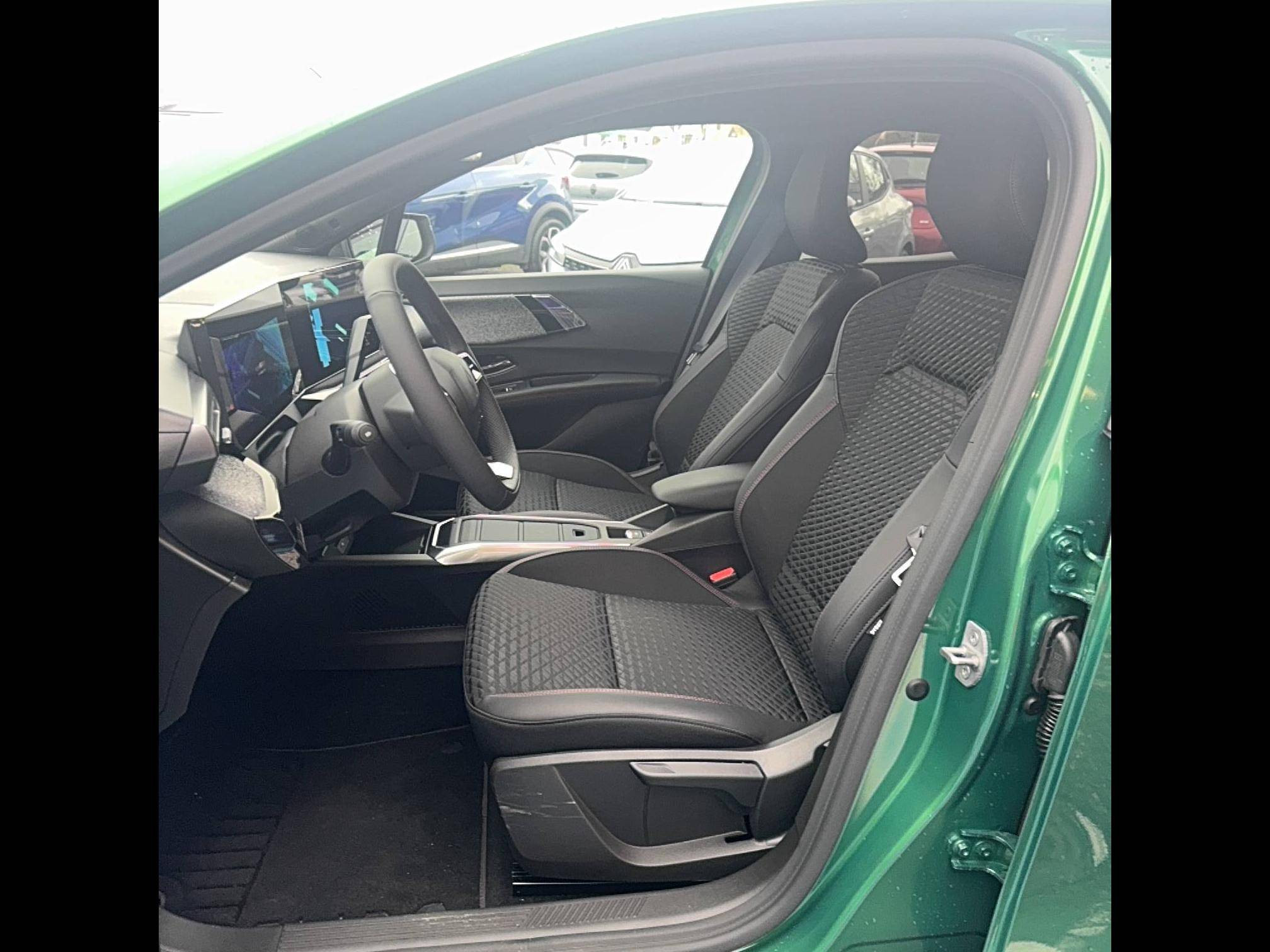 Vente en ligne Renault Clio 6 Clio E-Tech full hybrid 160 ch au prix de 28 200 €