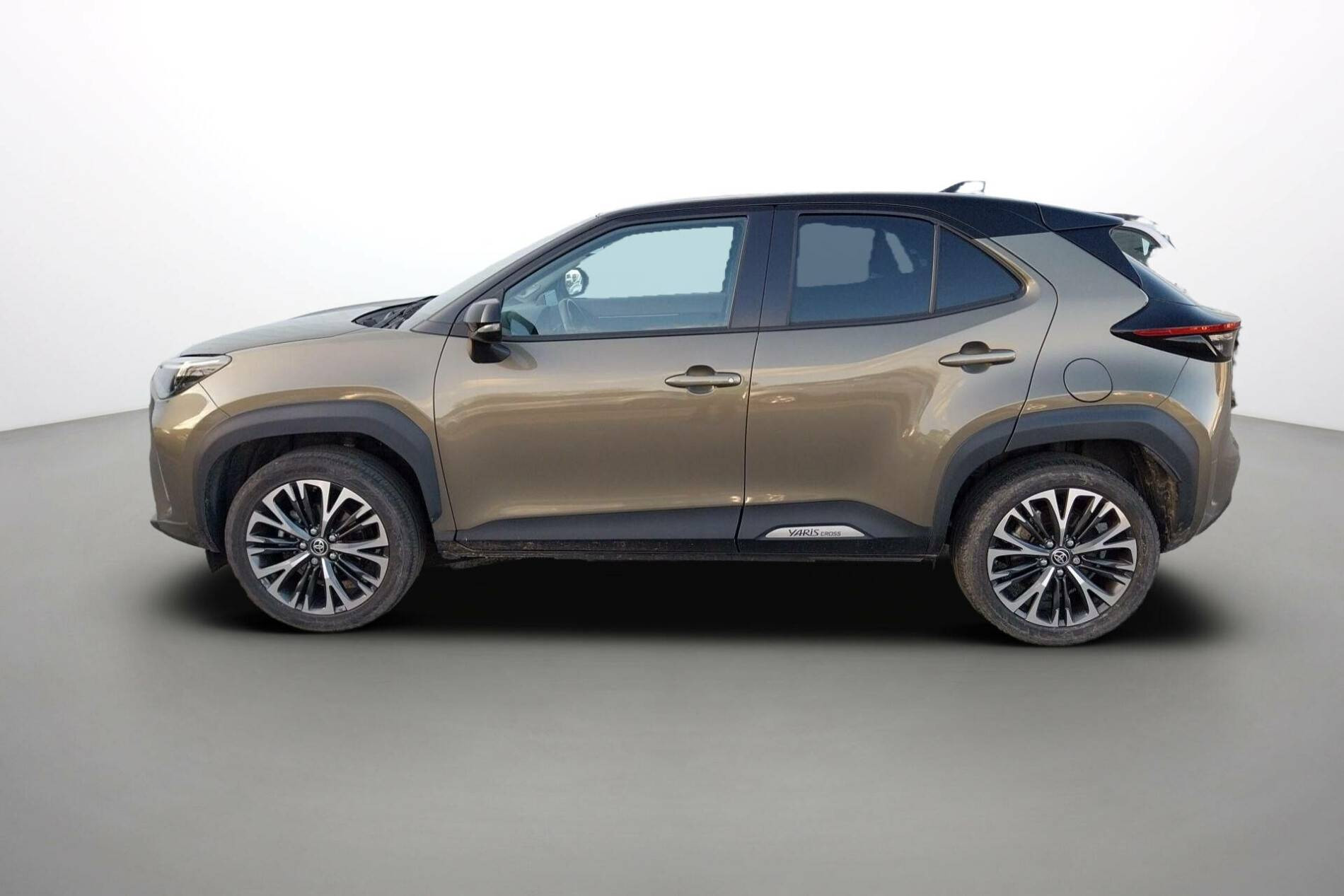 Vente en ligne Toyota Yaris Cross  116h 2WD au prix de 21 870 €