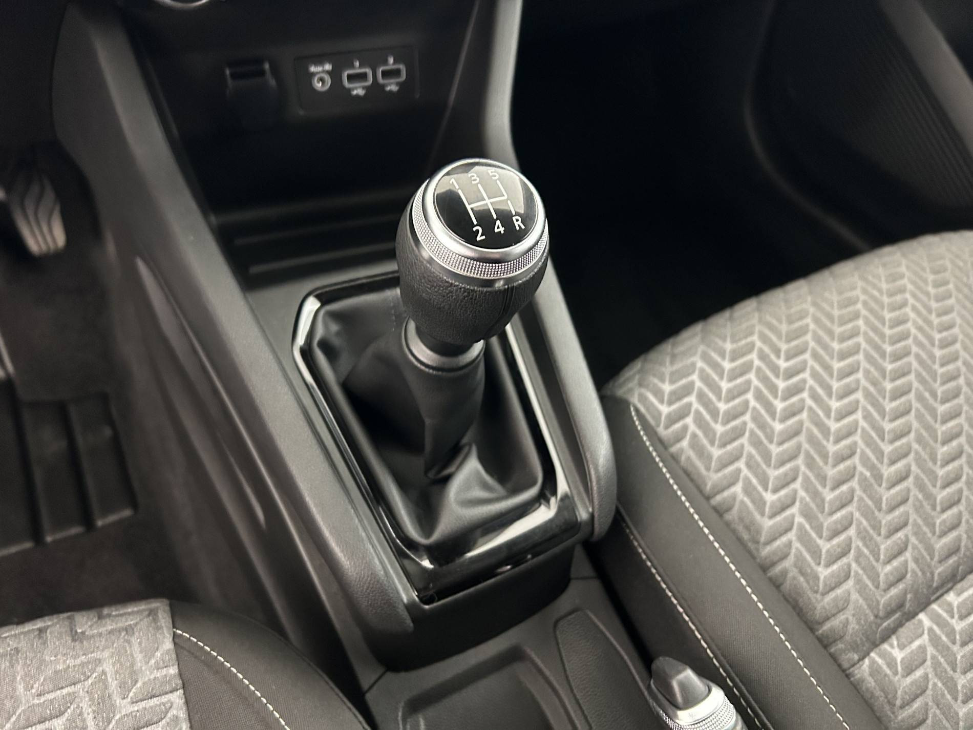 Vente en ligne Renault Clio 5 Clio SCe 65 au prix de 14 370 €