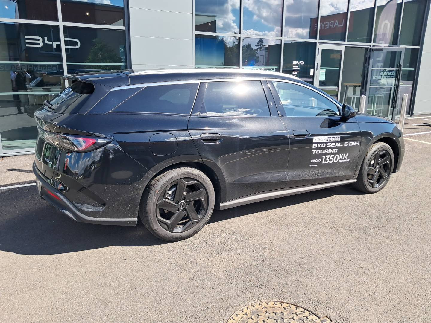 Vente en ligne Byd Seal 6 DM-i Touring  1.5l DM-i 156 kW PHEV au prix de 38 890 €