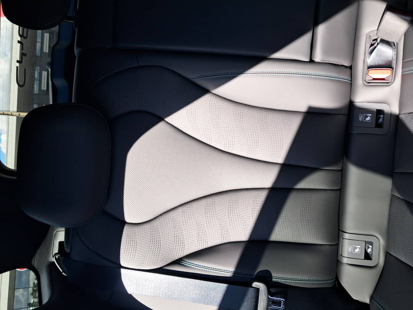 Vente en ligne Byd Seal 6 DM-i Touring  1.5l DM-i 156 kW PHEV au prix de 38 890 €