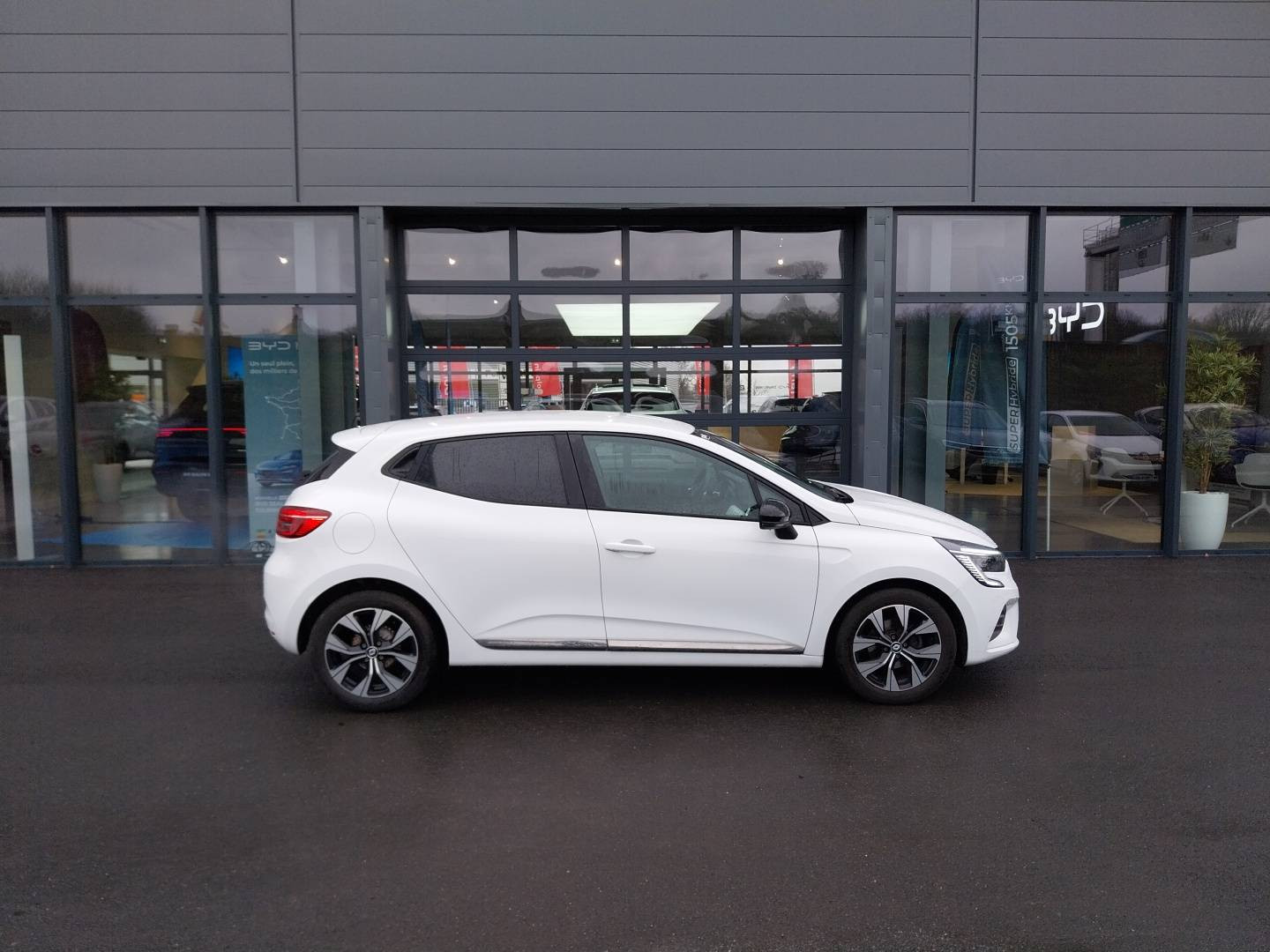 Vente en ligne Renault Clio 5 Clio TCe 90 au prix de 14 950 €