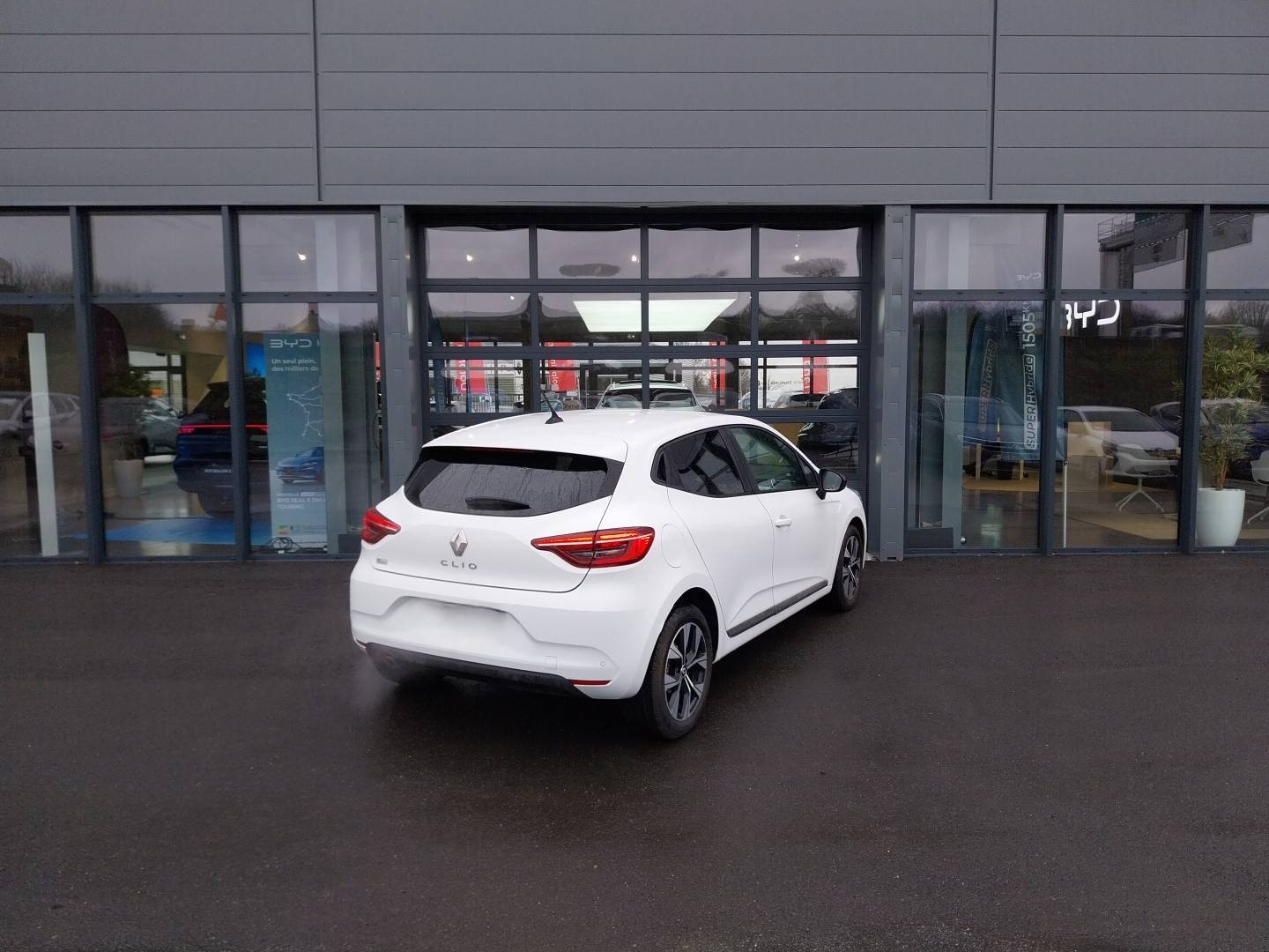 Vente en ligne Renault Clio 5 Clio TCe 90 au prix de 14 950 €