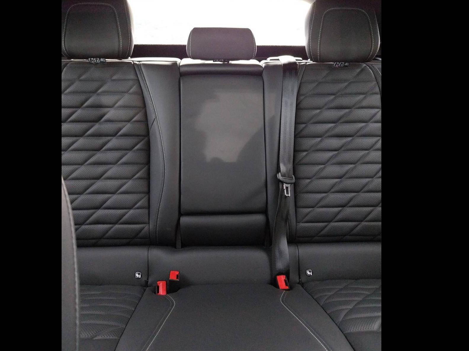 Vente en ligne Peugeot 3008  Hybrid 136 e-DCS6 au prix de 30 990 €