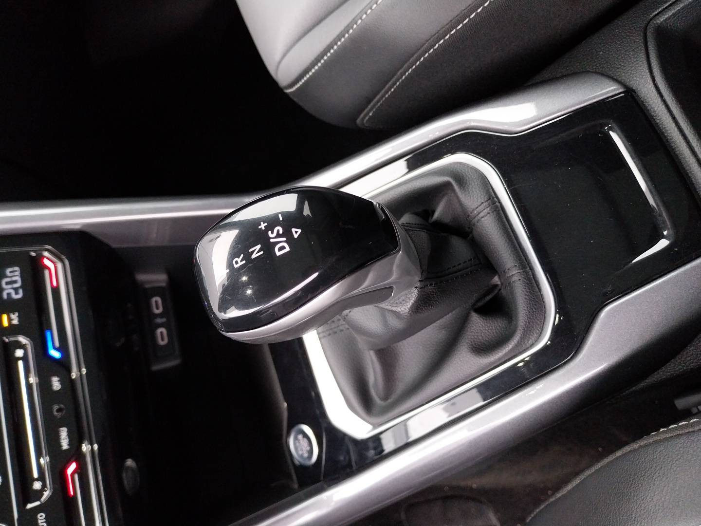 Vente en ligne Volkswagen T-Roc  1.5 TSI EVO 150 Start/Stop DSG7 au prix de 26 990 €