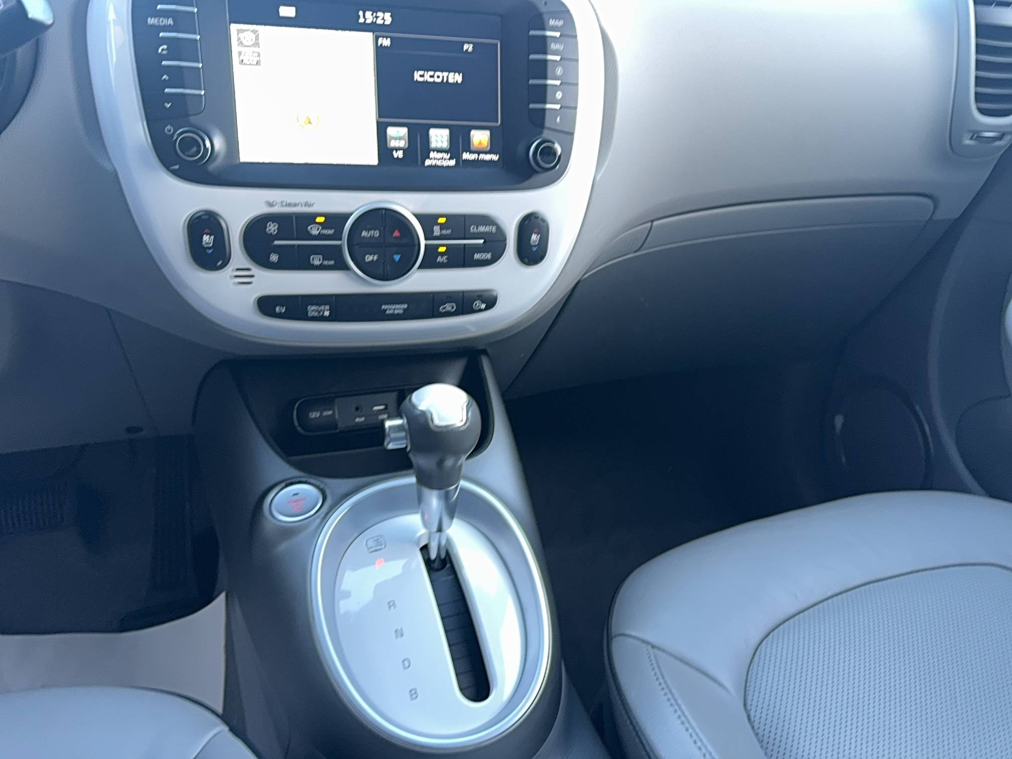 Vente en ligne Kia e-Soul Soul EV Electrique 110 ch au prix de 6 990 €