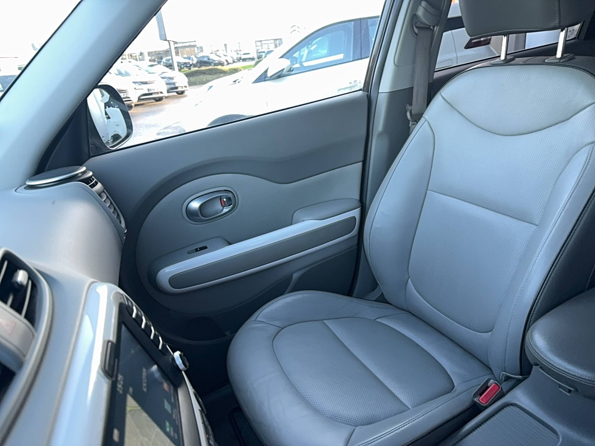 Vente en ligne Kia e-Soul Soul EV Electrique 110 ch au prix de 6 990 €