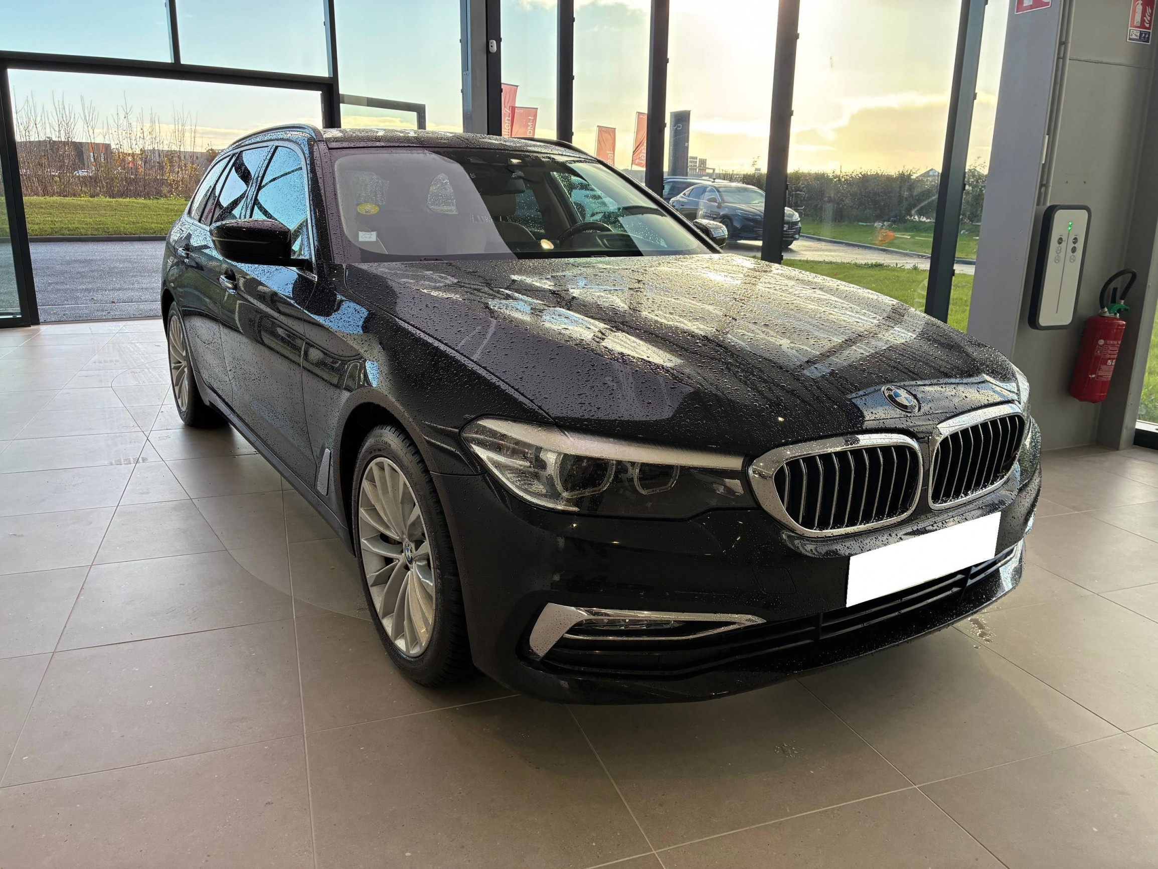 Vente en ligne Bmw Série 5 Touring 530d xDrive 265 ch BVA8 au prix de 29 990 €