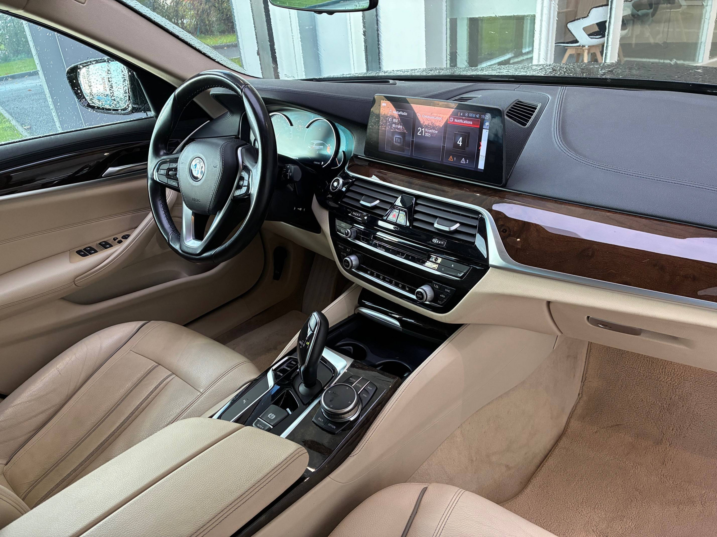 Vente en ligne Bmw Série 5 Touring 530d xDrive 265 ch BVA8 au prix de 29 990 €