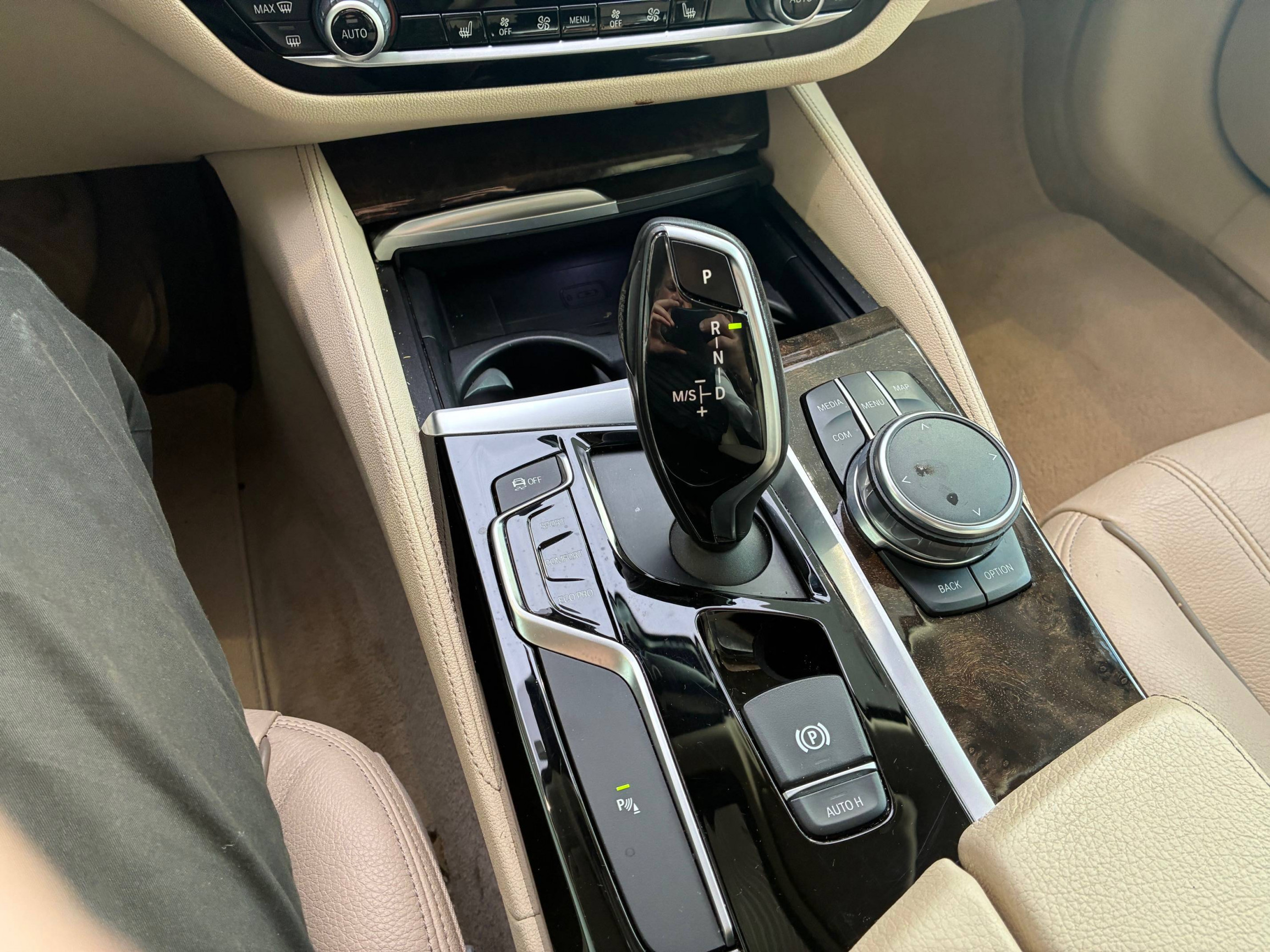 Vente en ligne Bmw Série 5 Touring 530d xDrive 265 ch BVA8 au prix de 29 990 €