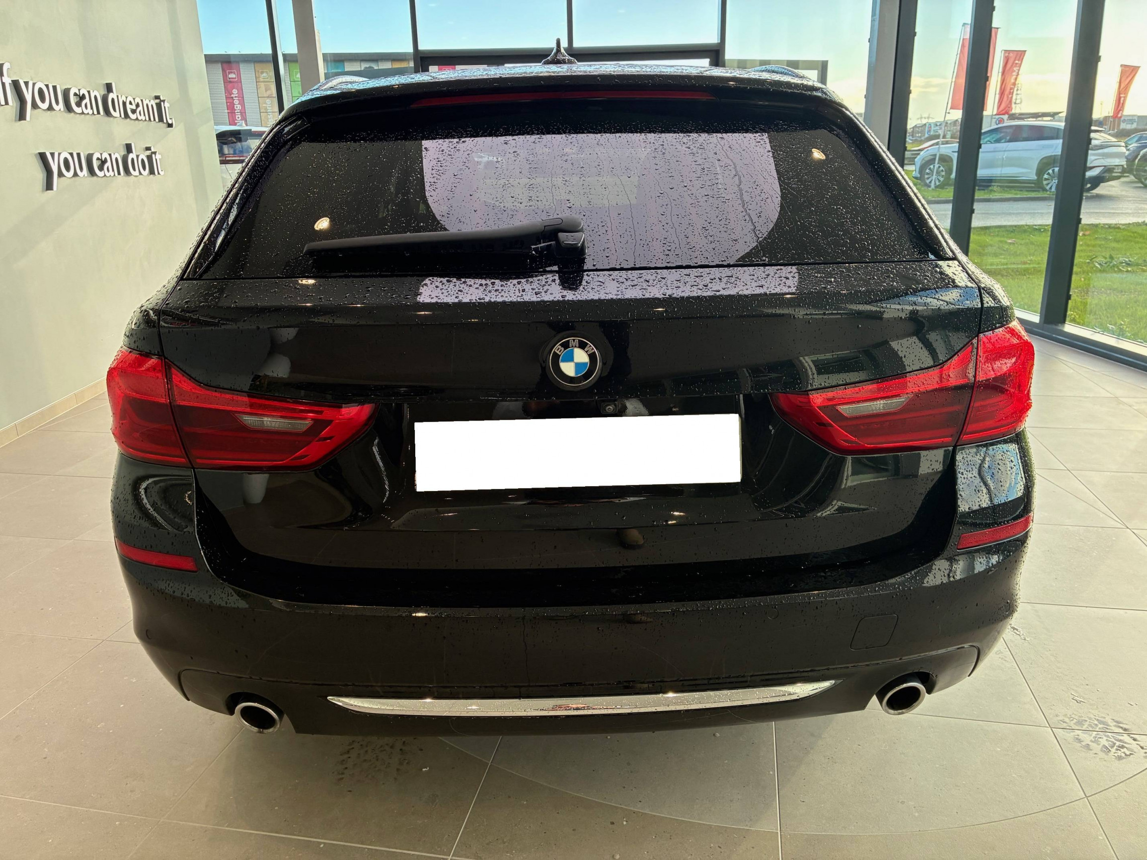 Vente en ligne Bmw Série 5 Touring 530d xDrive 265 ch BVA8 au prix de 29 990 €
