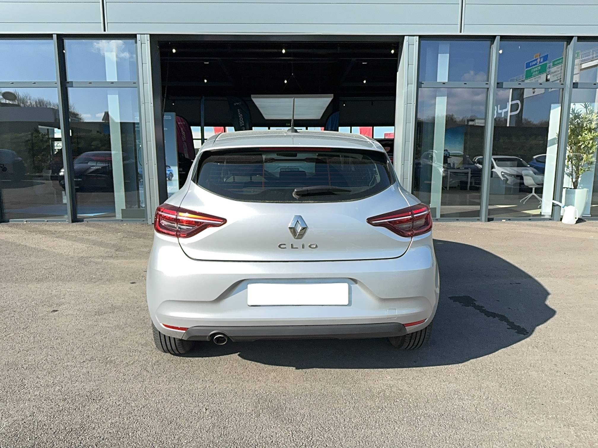 Vente en ligne Renault Clio 5 Clio TCe 90 au prix de 15 990 €