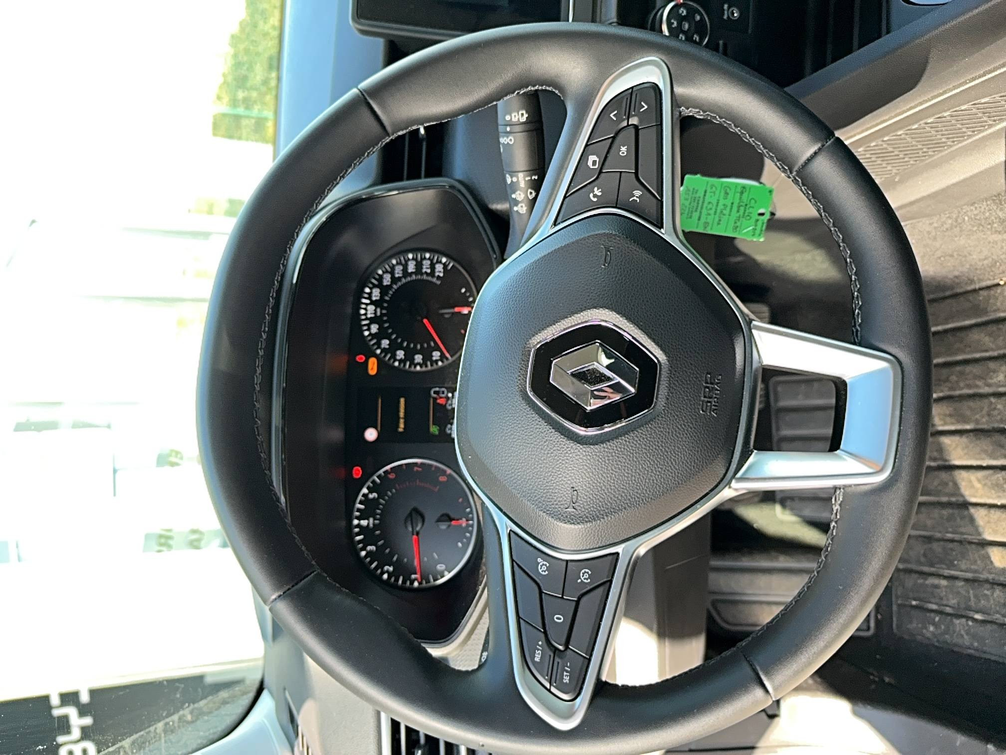 Vente en ligne Renault Clio 5 Clio TCe 90 au prix de 15 990 €